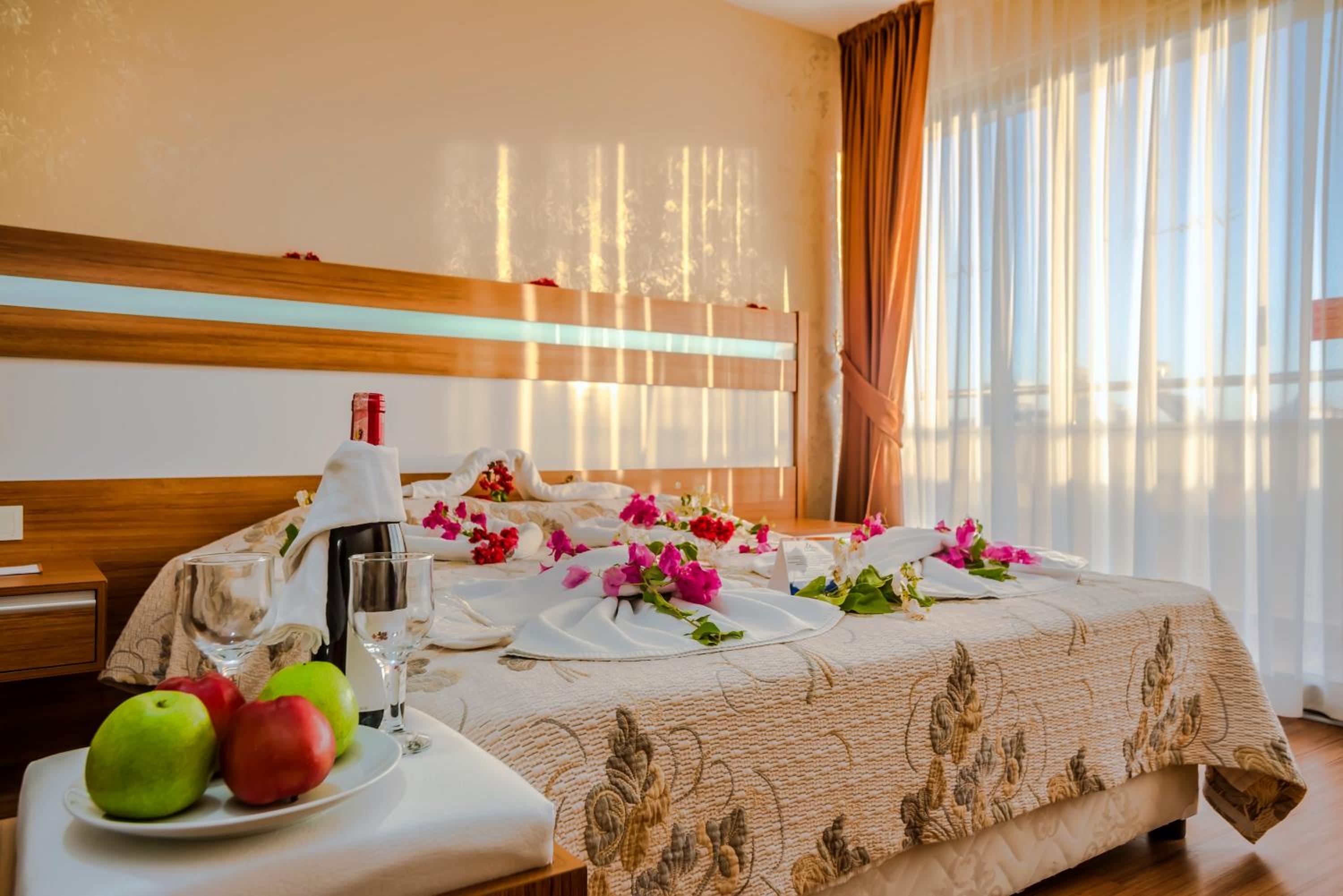 Santa Marina Hotel - Image 20