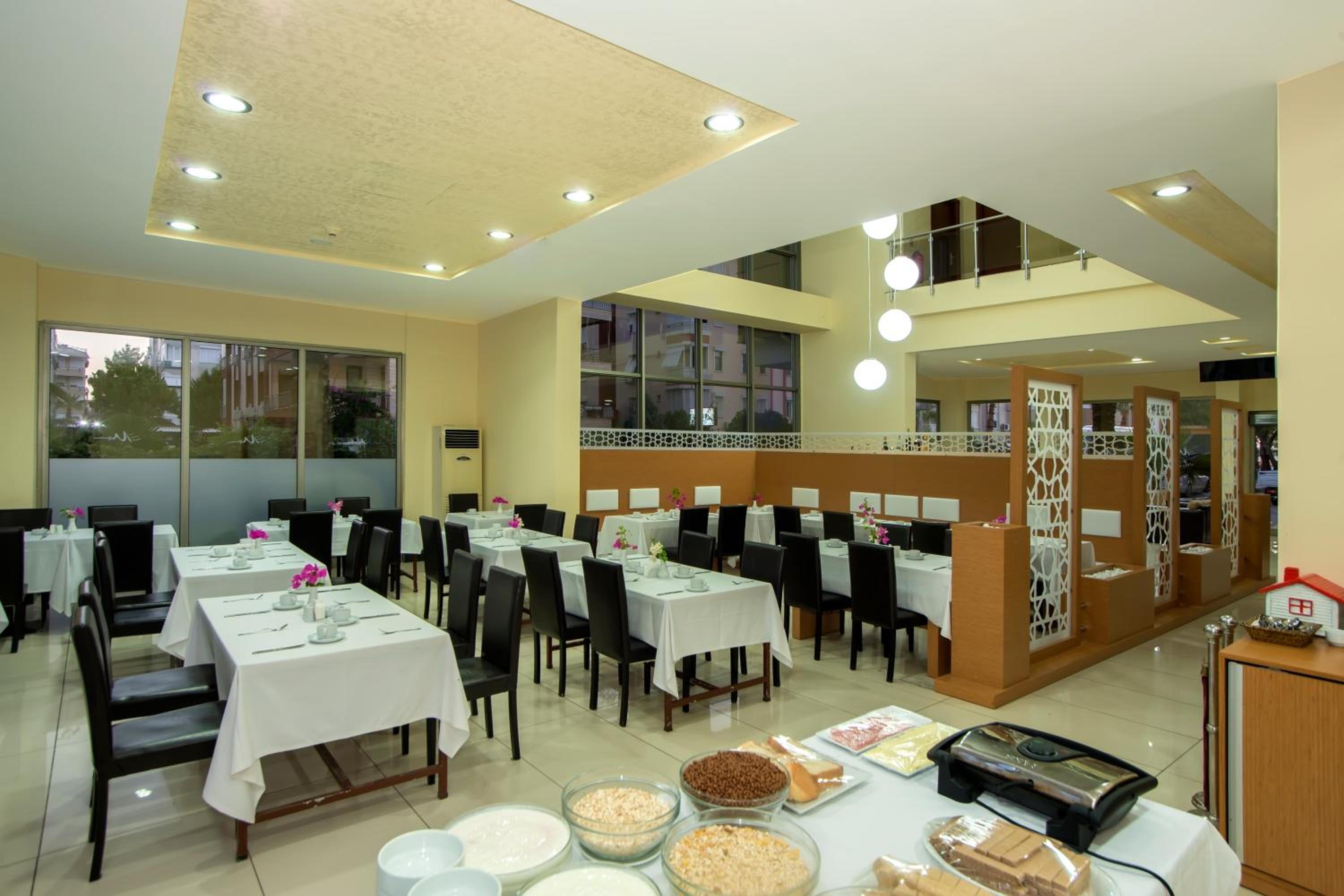 Santa Marina Hotel - Image 16