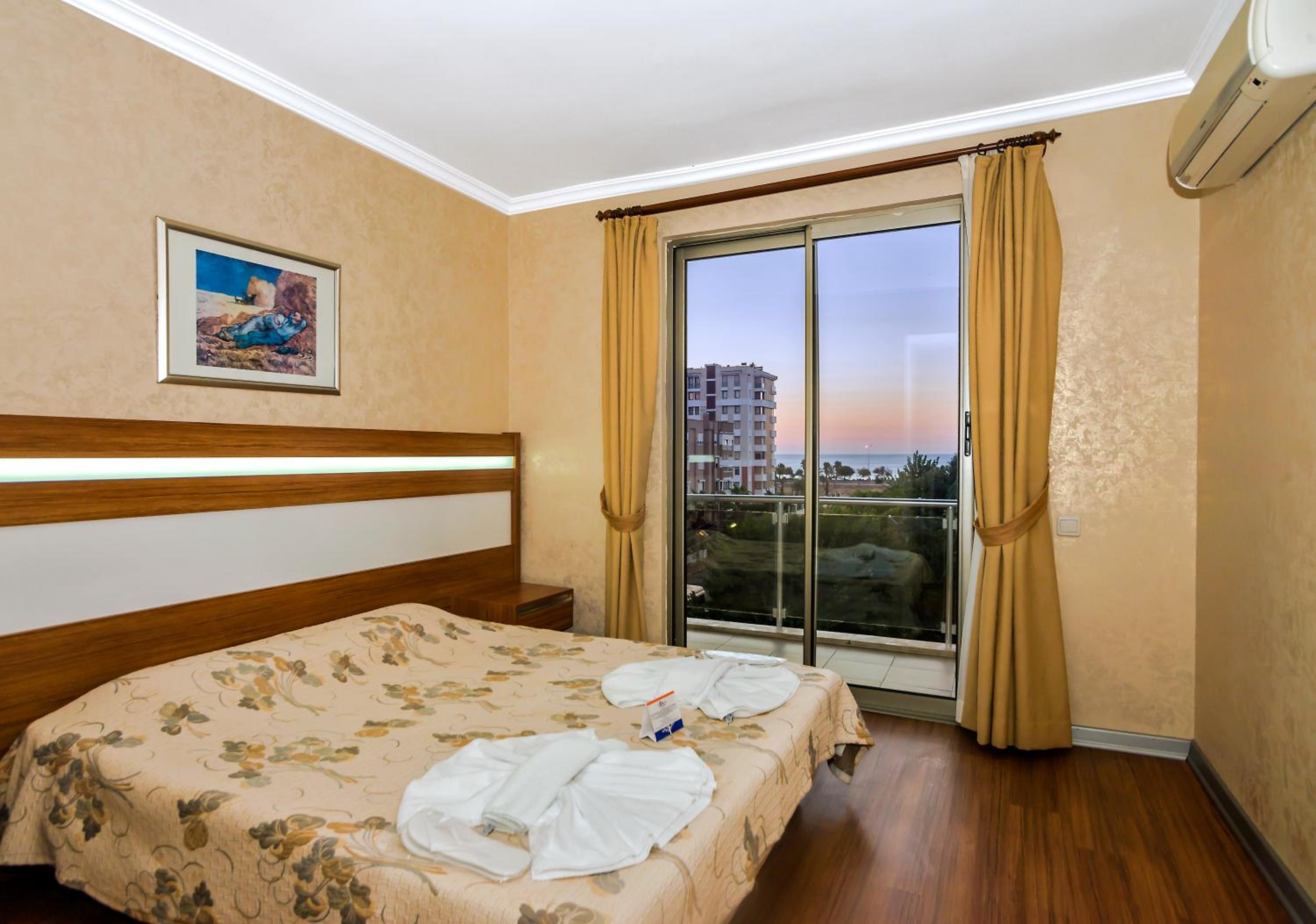 Santa Marina Hotel - Image 41
