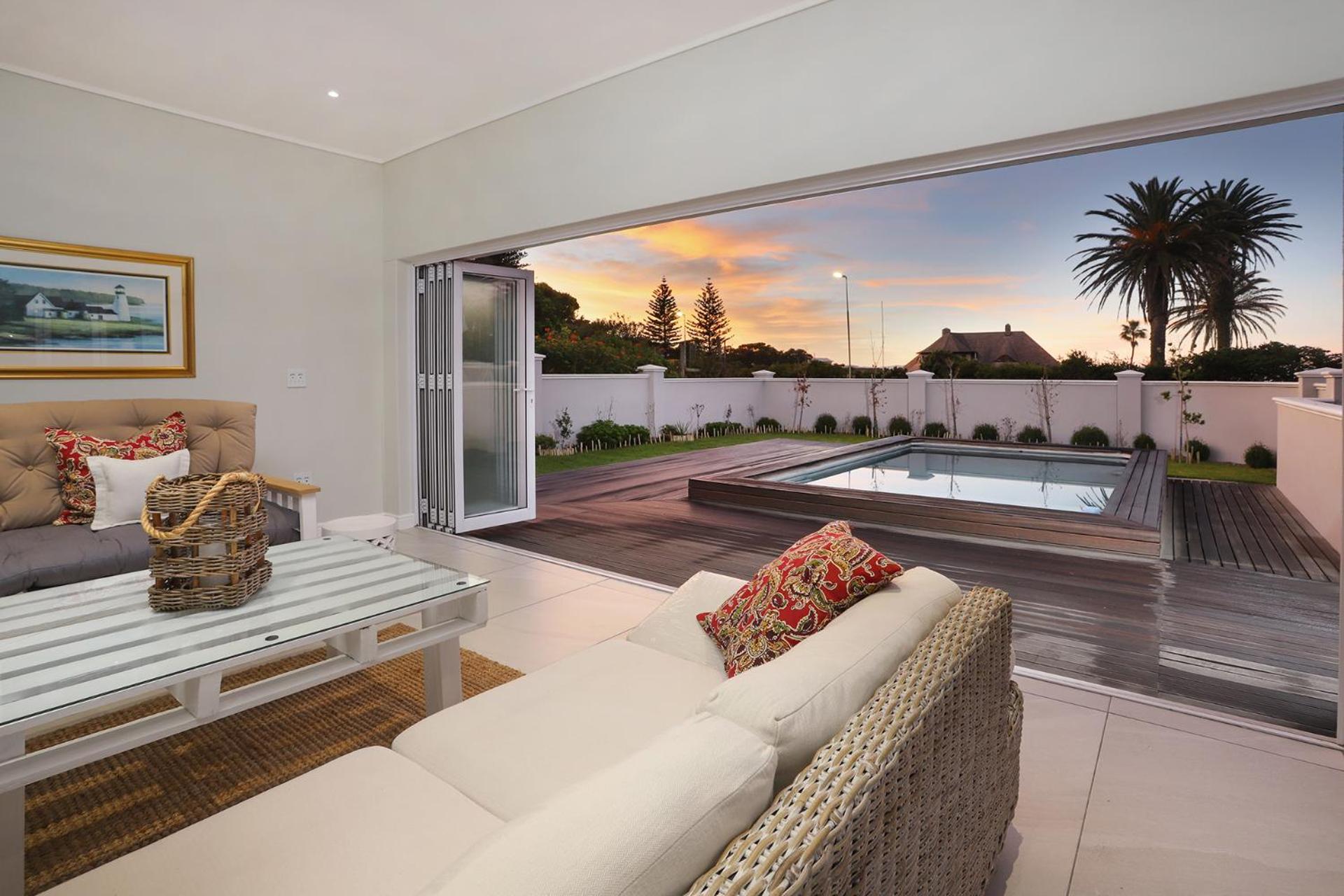 269 on Main Holiday Home