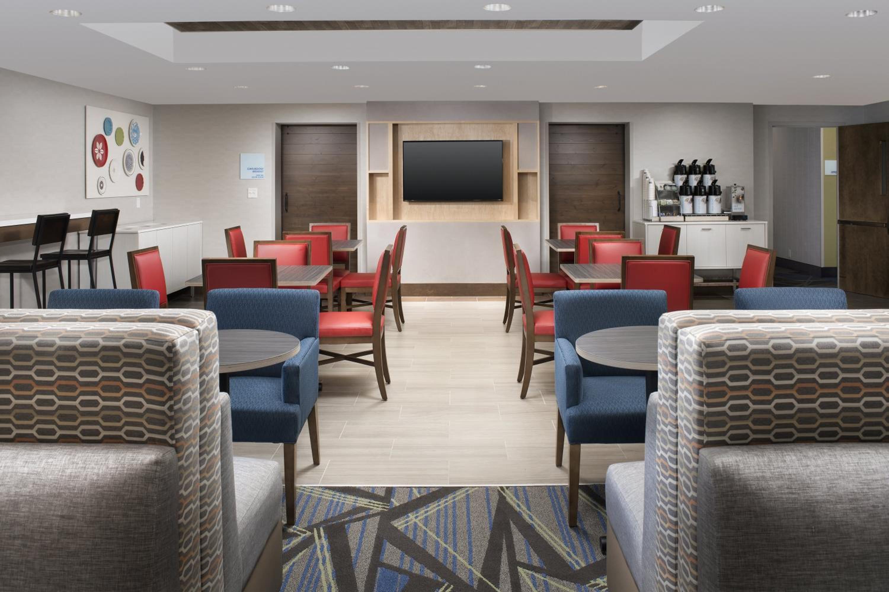 Lawrence Vacations - Holiday Inn Express Andover North - Lawrence, an IHG Hotel - Property Image 8