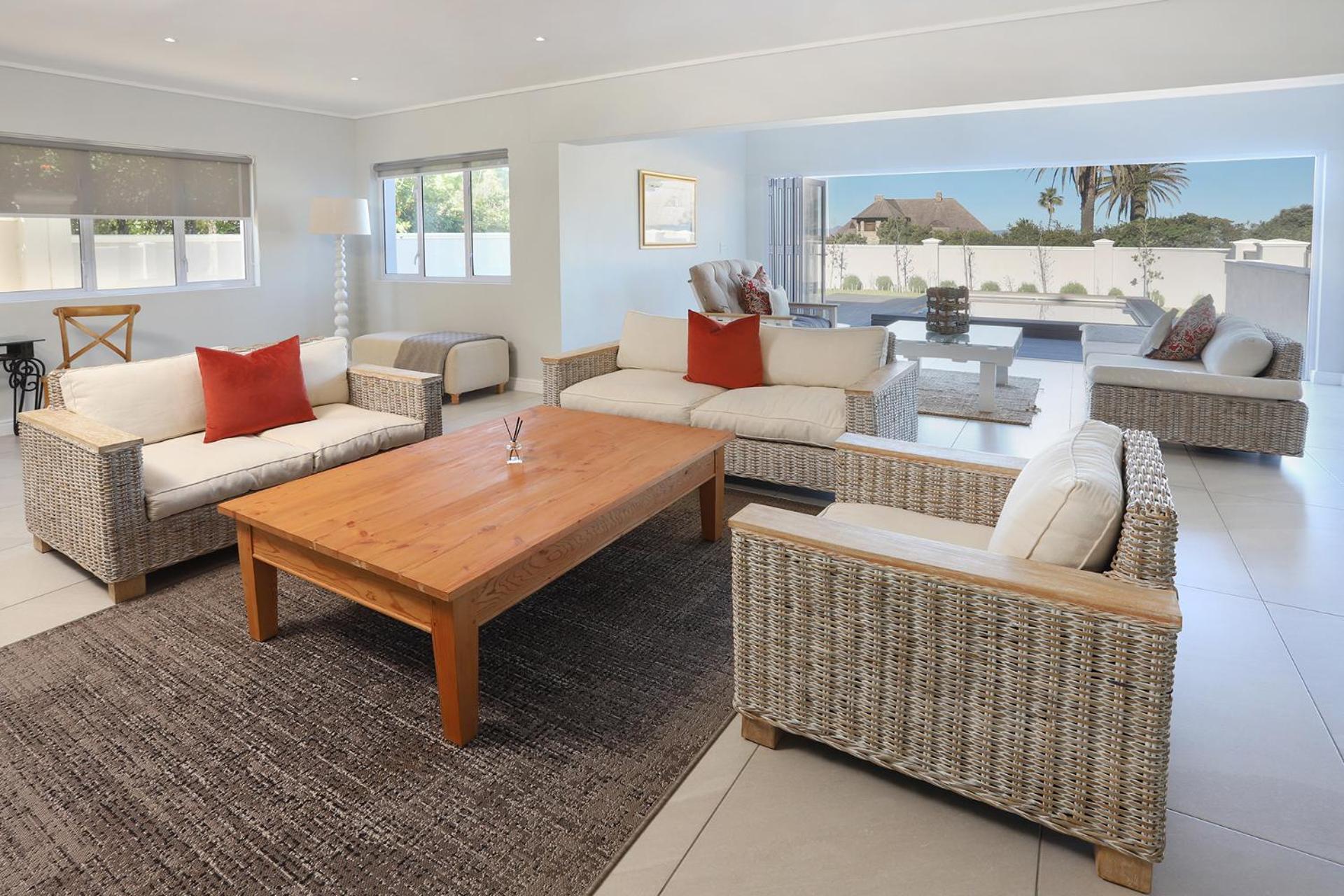 269 on Main Holiday Home