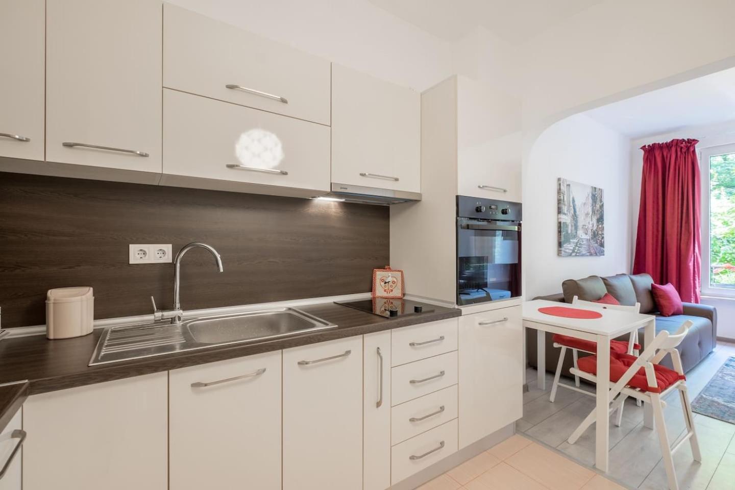 Comfort suite near NDK and Viotosha blvd view 5
