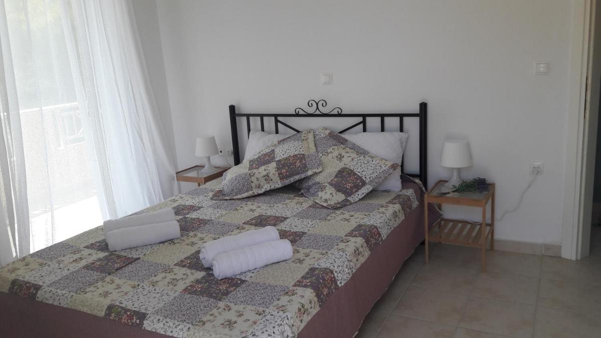 Theasis House en Khelmáta