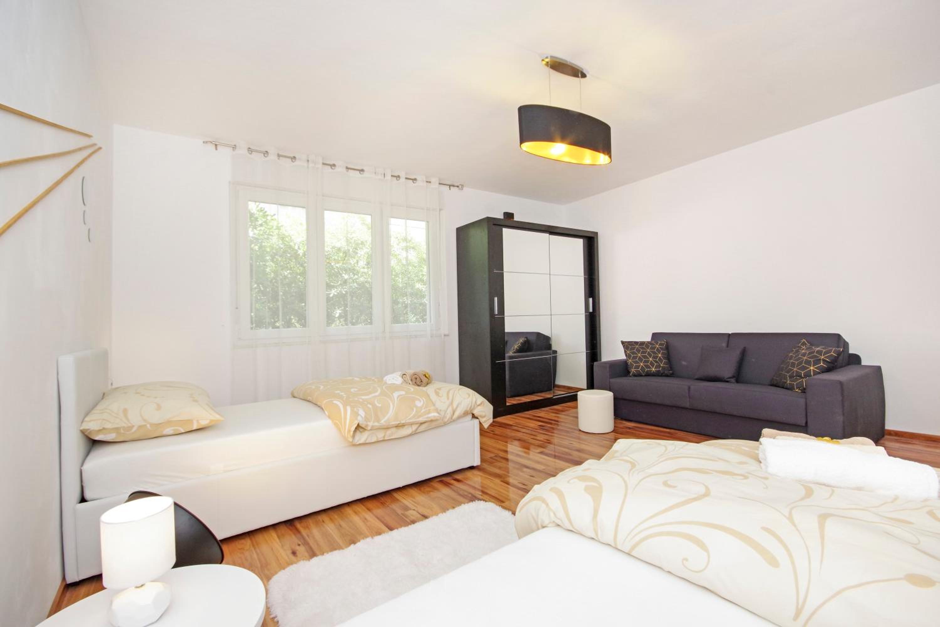 Split Symphony Veranda: Modern, new Apartment (4+1), 5 min walk to ˝Firule˝ SAND BEACH, 12 min walk to CITY CENTER view 3