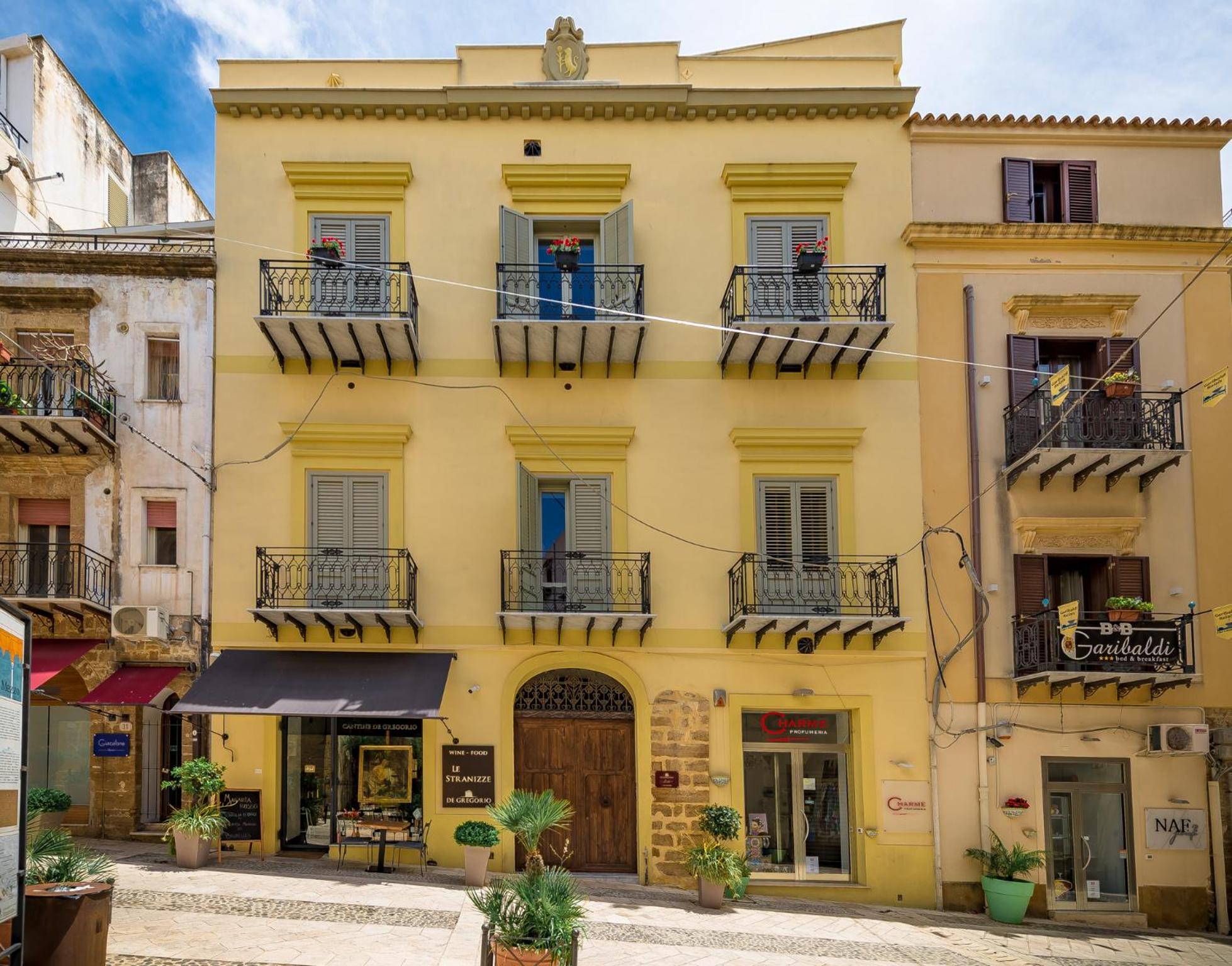 Cantine De Gregorio Suites en Sciacca — building