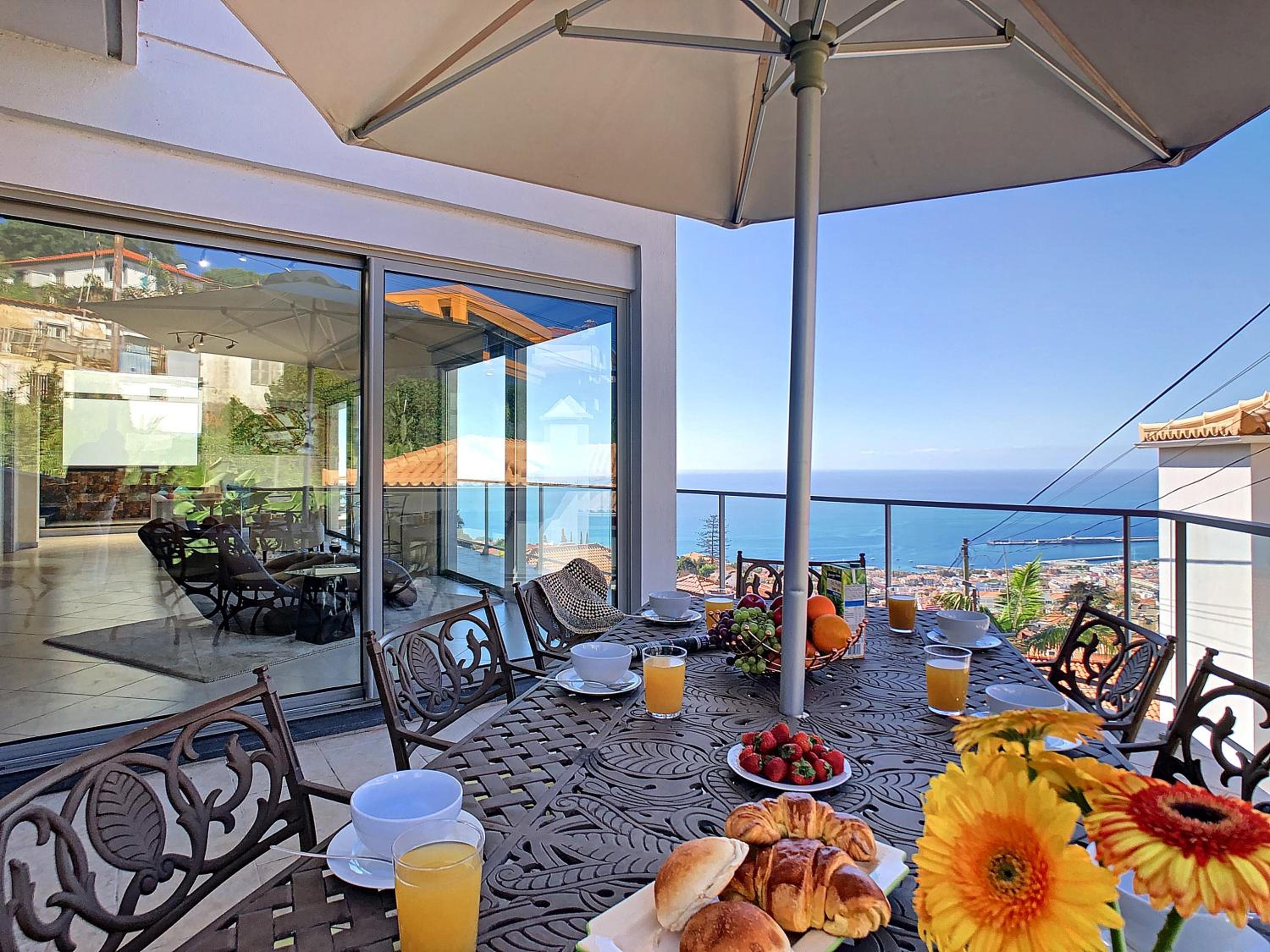 Villa Moniz by LovelyStay view 4