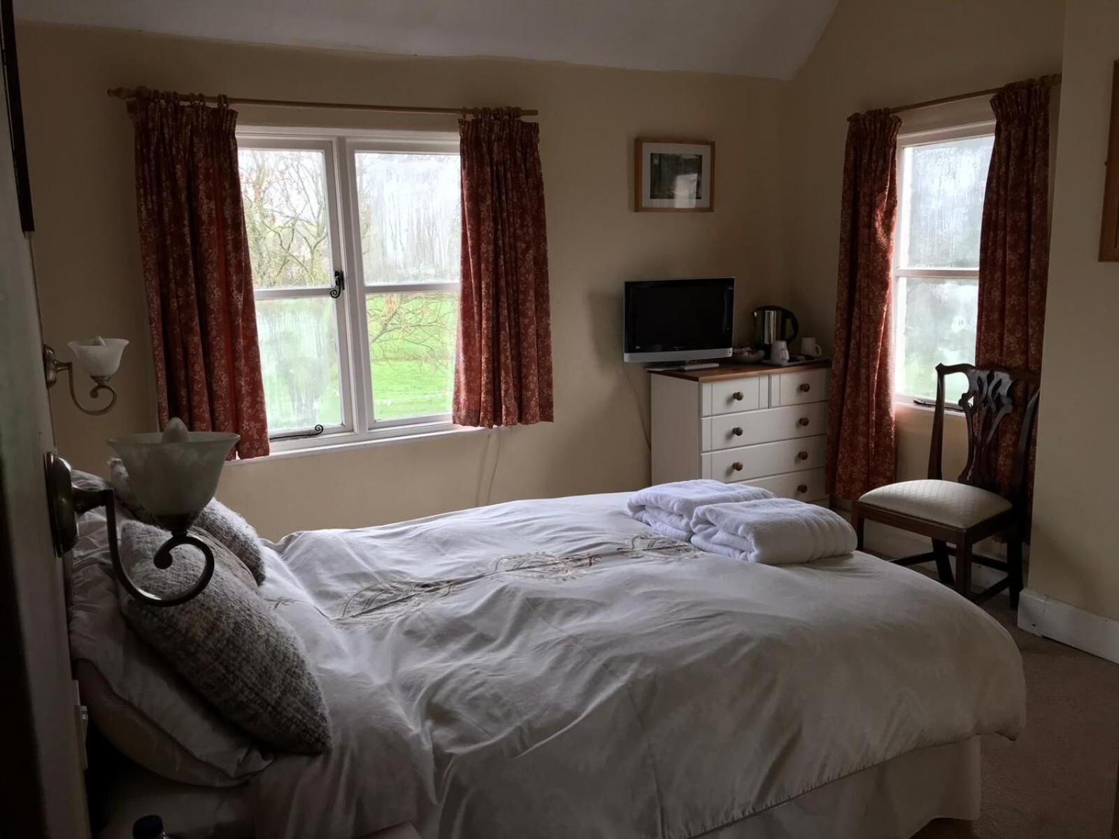 Taunton Vacations - The Carew Arms - Property Image 9