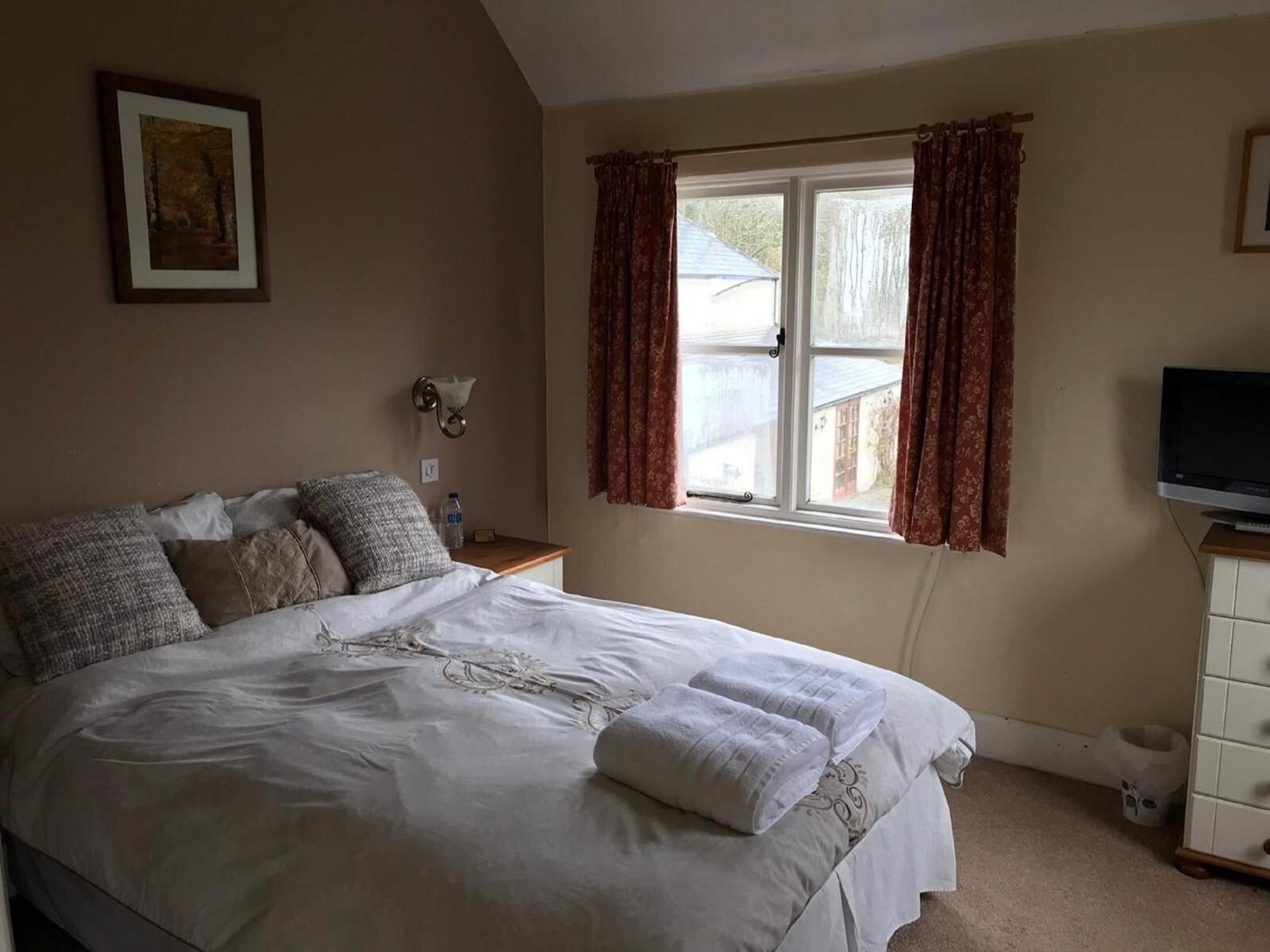 Taunton Vacations - The Carew Arms - Property Image 14