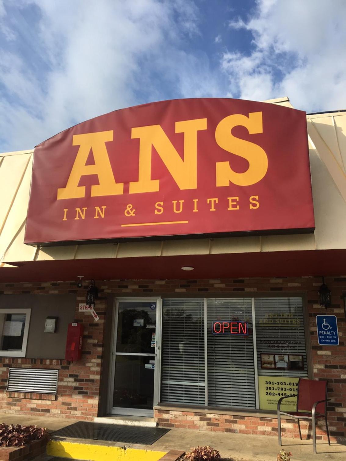 Winchester Vacations - ANS INN  SUITES - Property Image 10