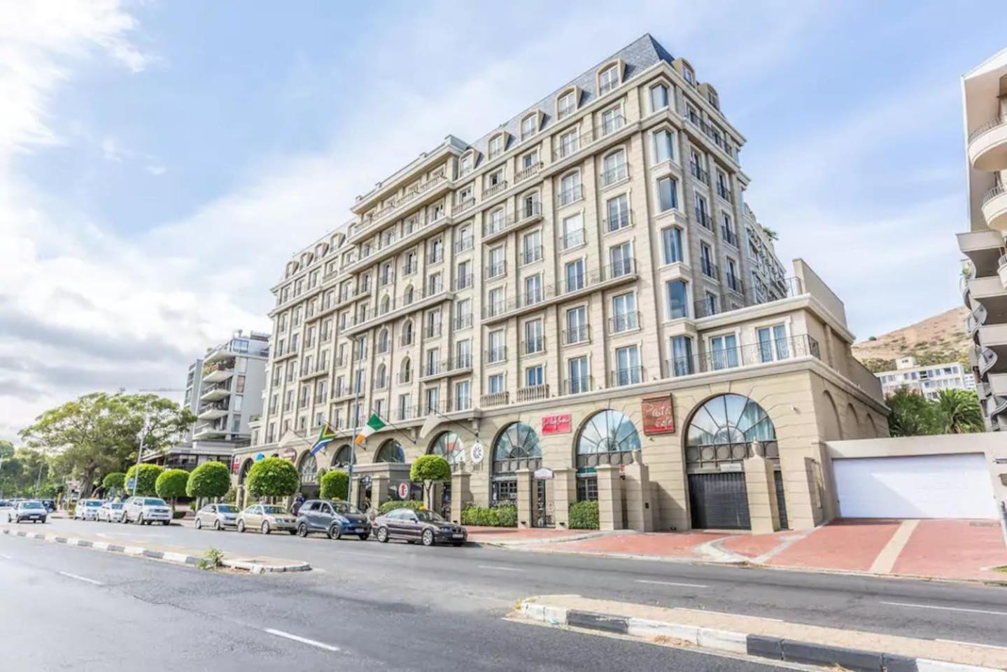 318 - 1BDR Apartment close to V&A Waterfront
