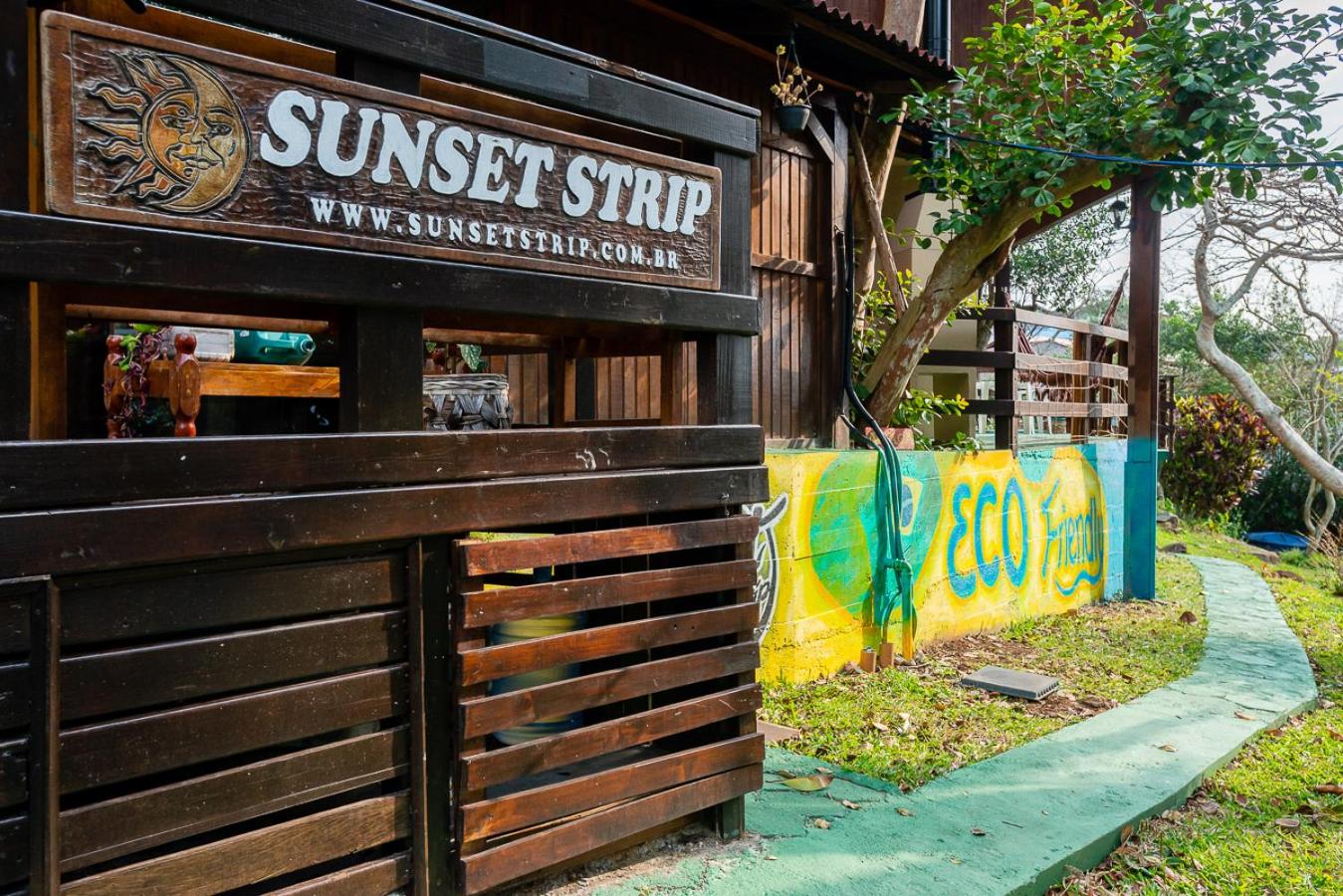 Sunset Strip Eco Apartments