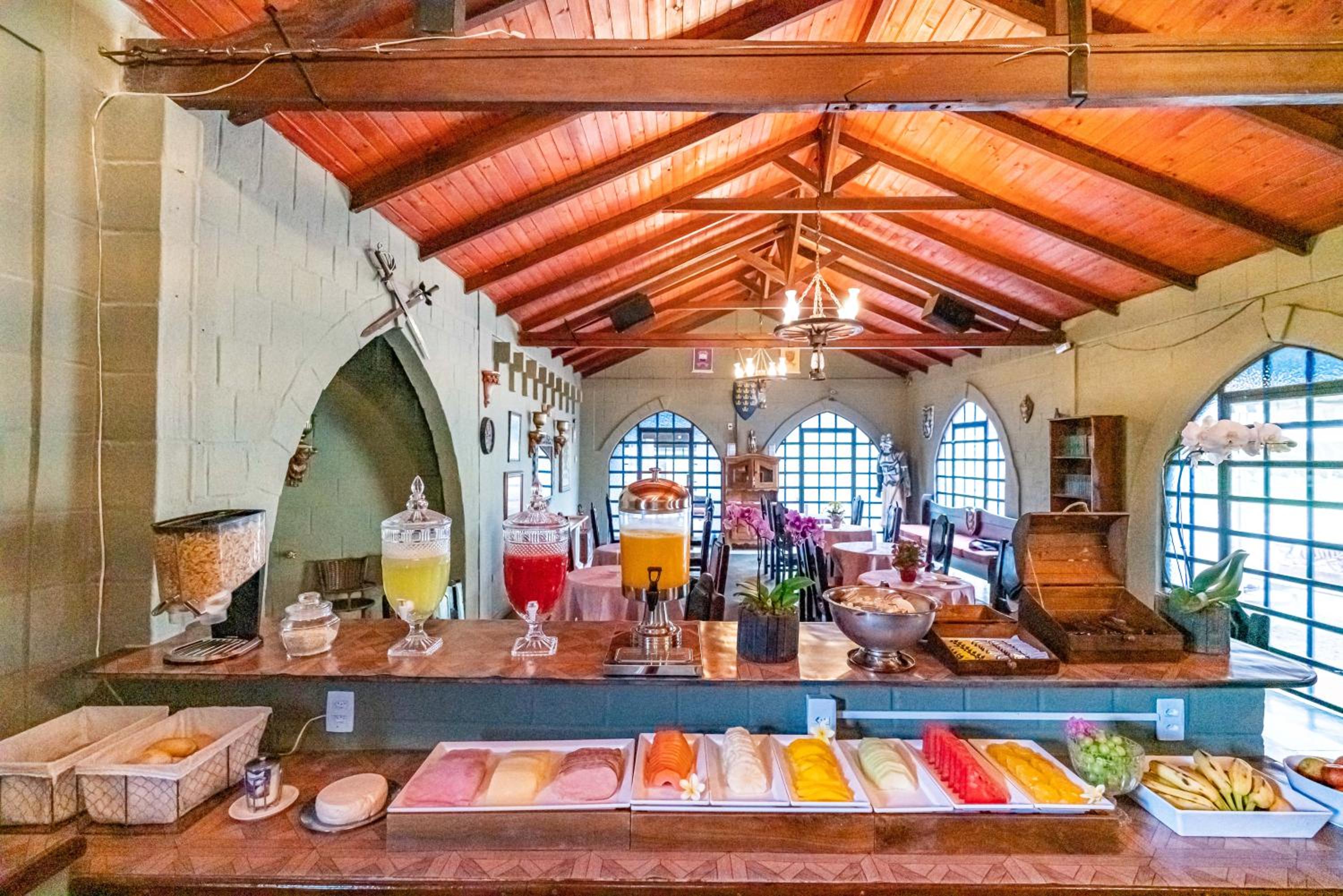 Pousada Camelot Inn