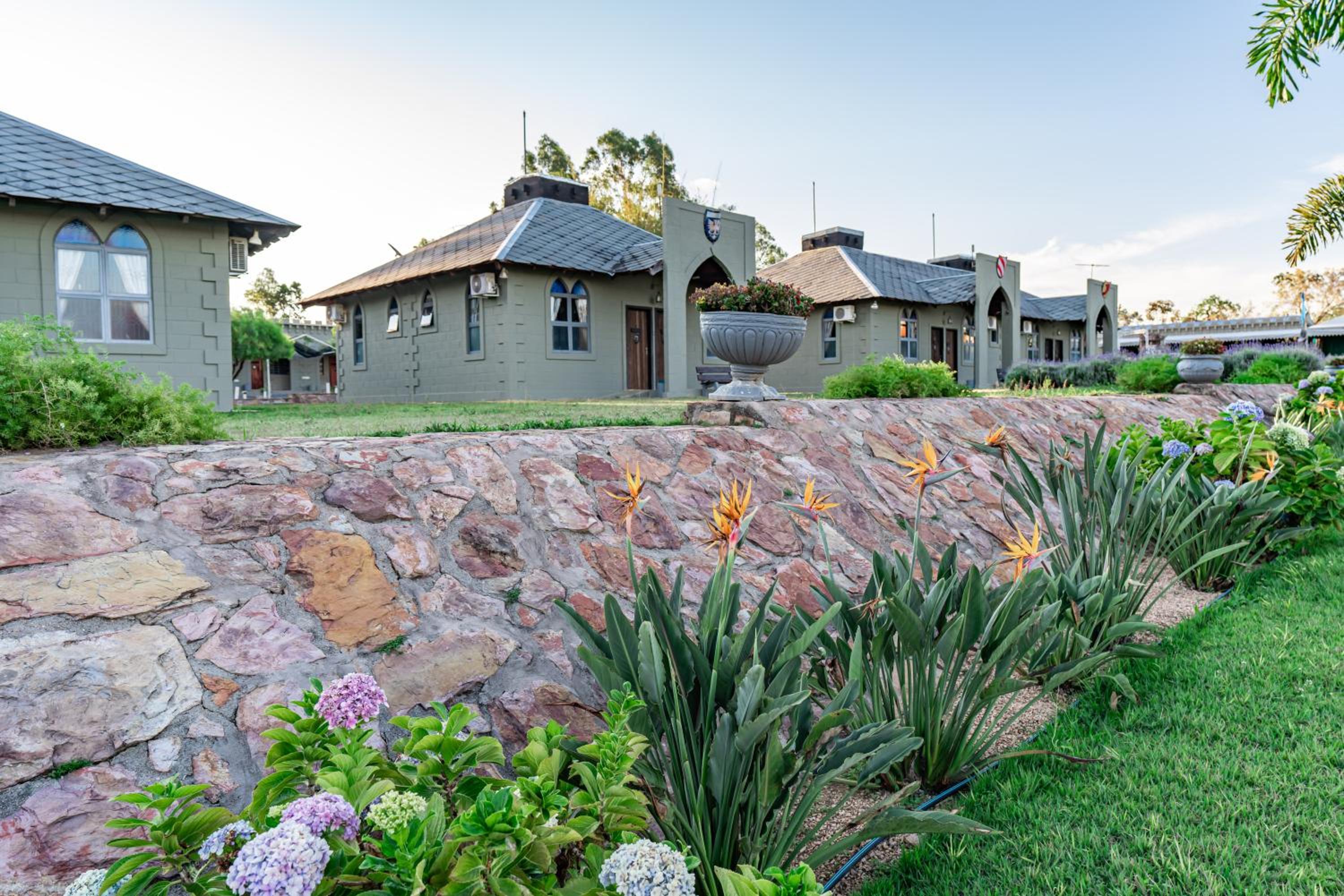 Pousada Camelot Inn