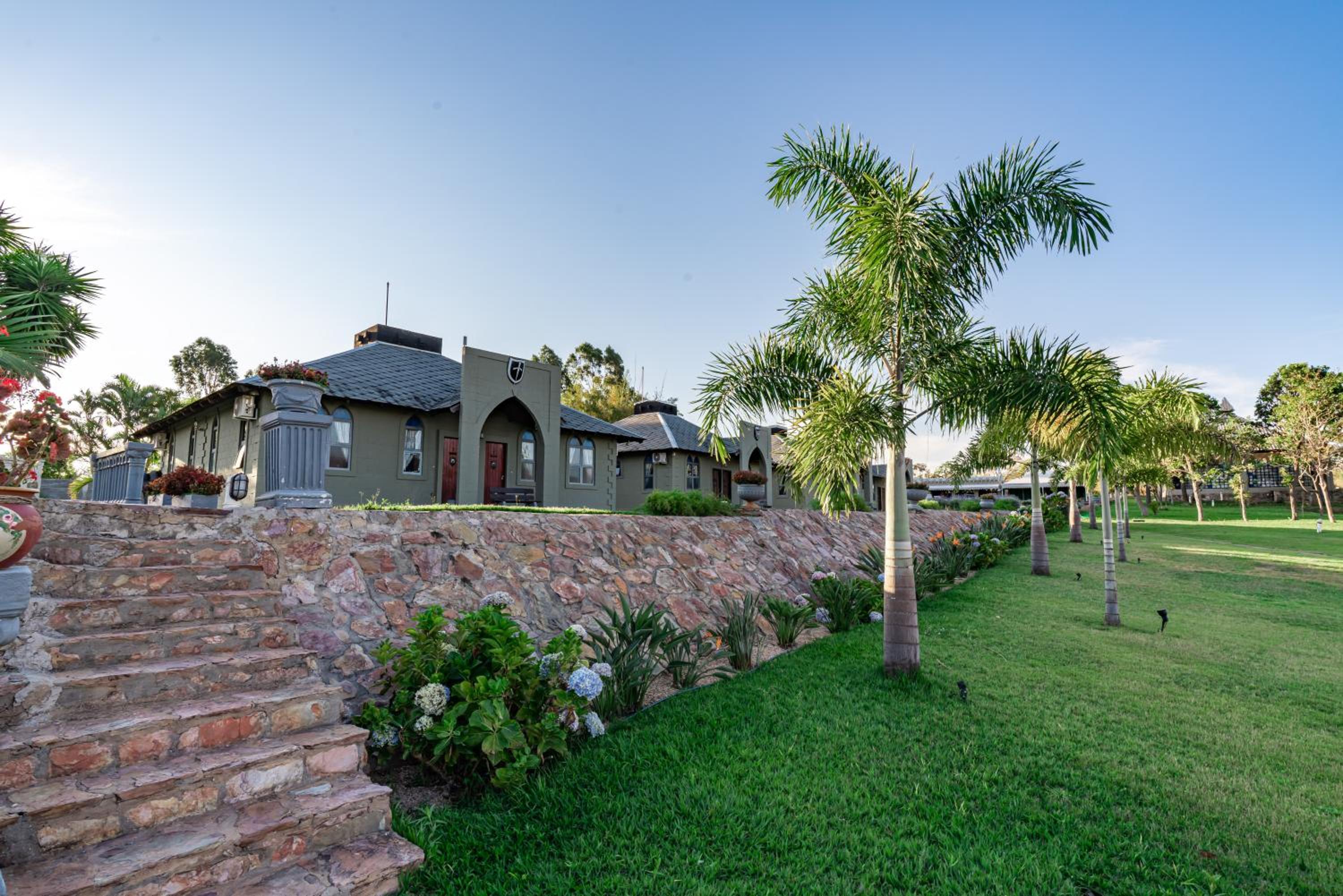 Pousada Camelot Inn