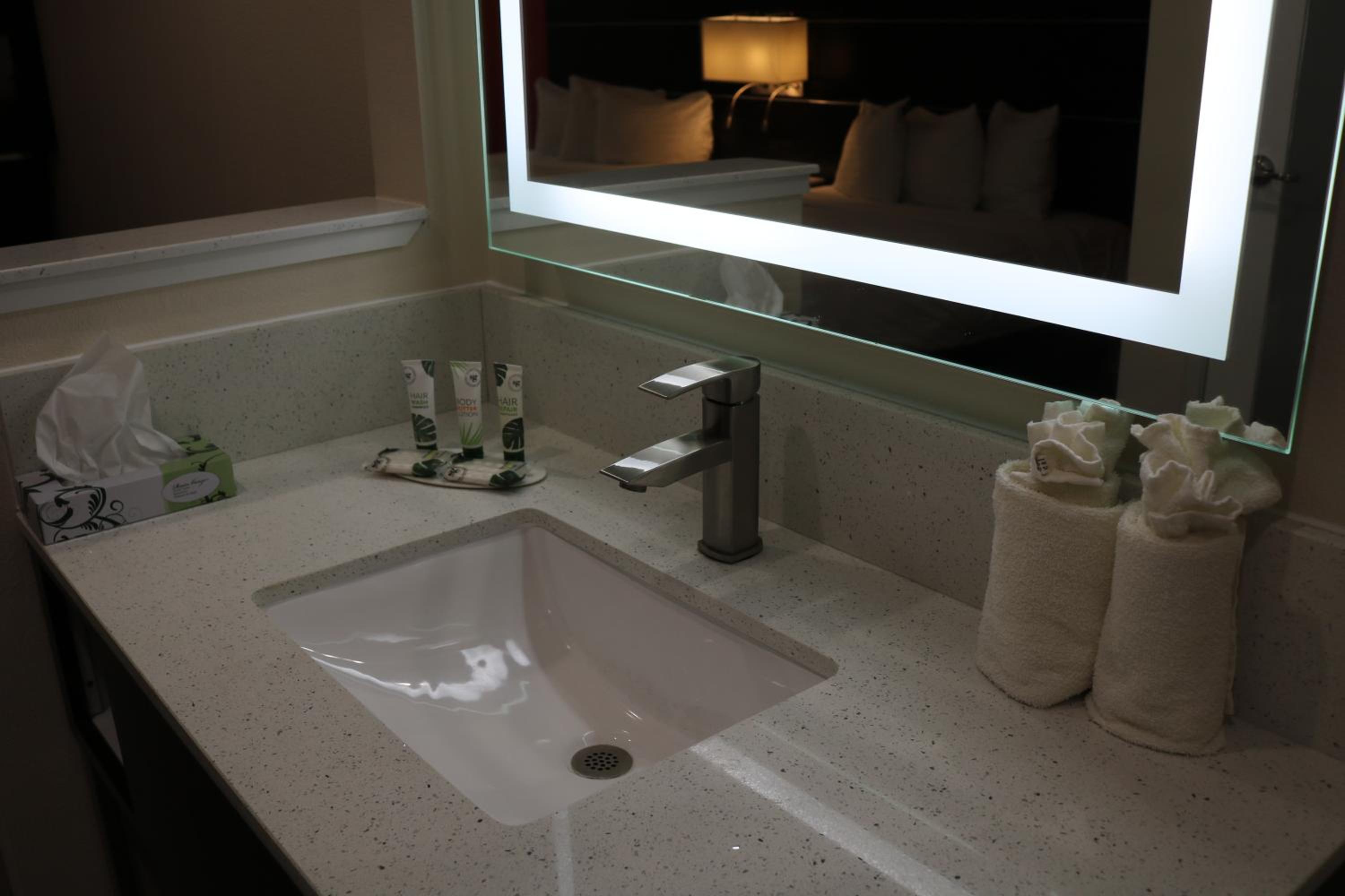 Vallejo Vacations - Motel 6 Vallejo, CA - Napa Valley - Property Image 37
