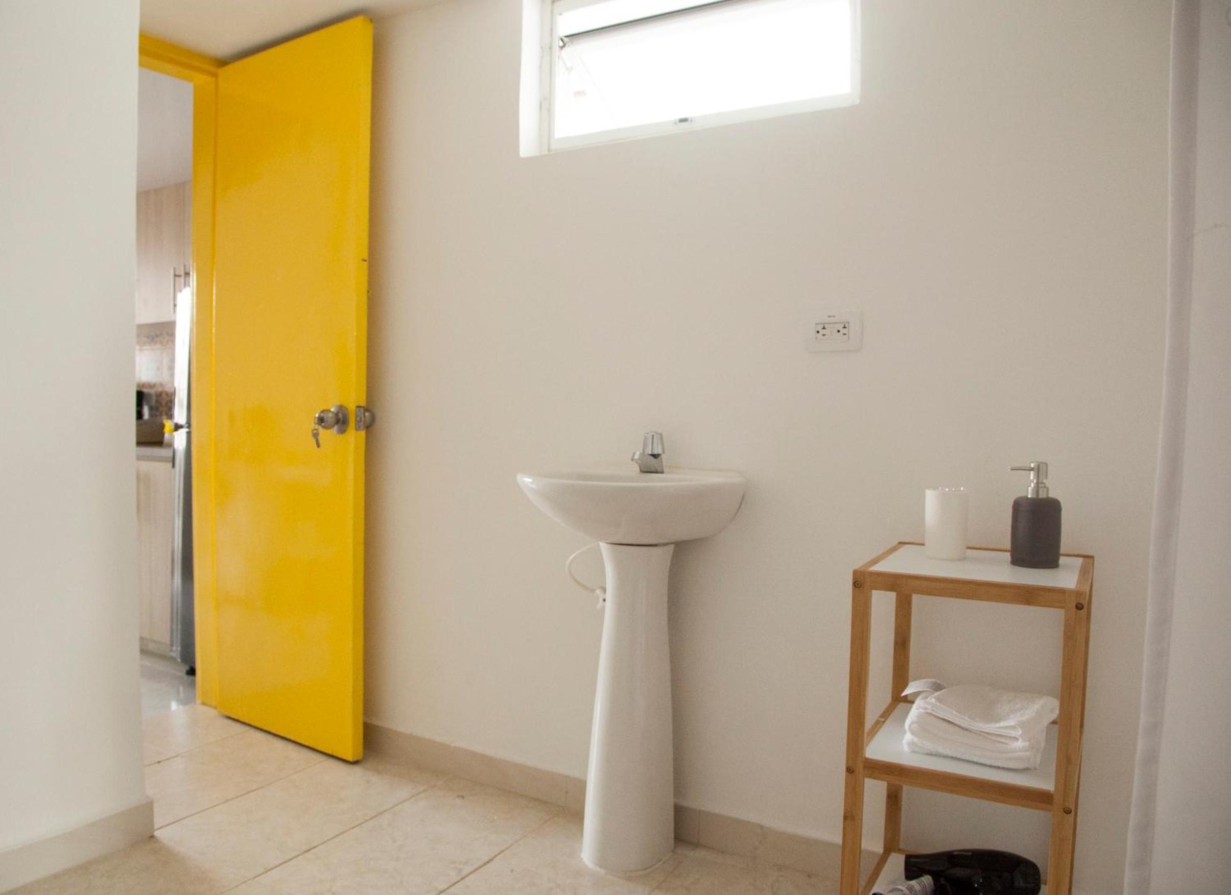 Apartamento remodelado en el mejor sitio del centro de Medellín Home Aris 401 view 5