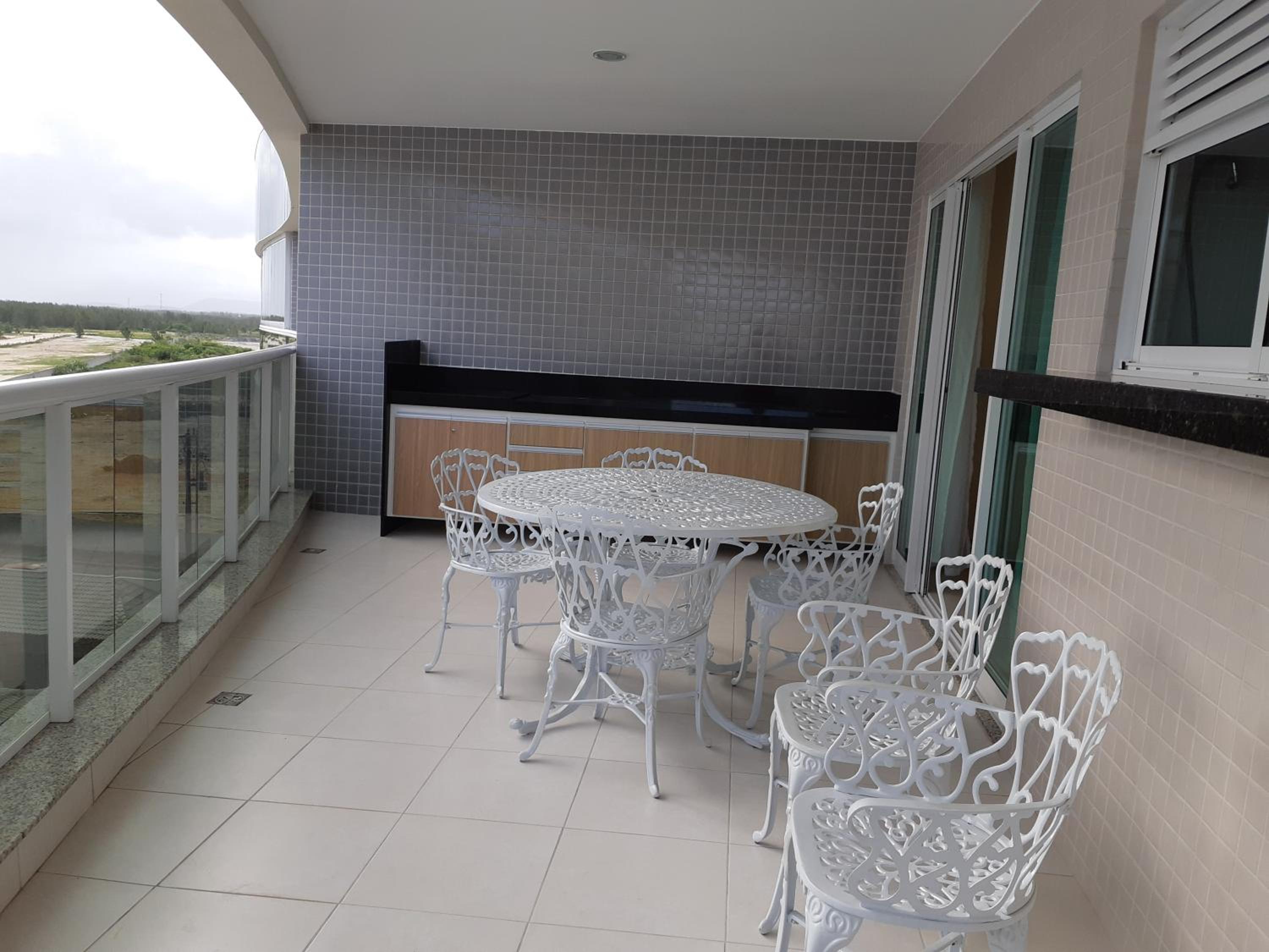Apartamento TOP pertinho da Praia Grande T796