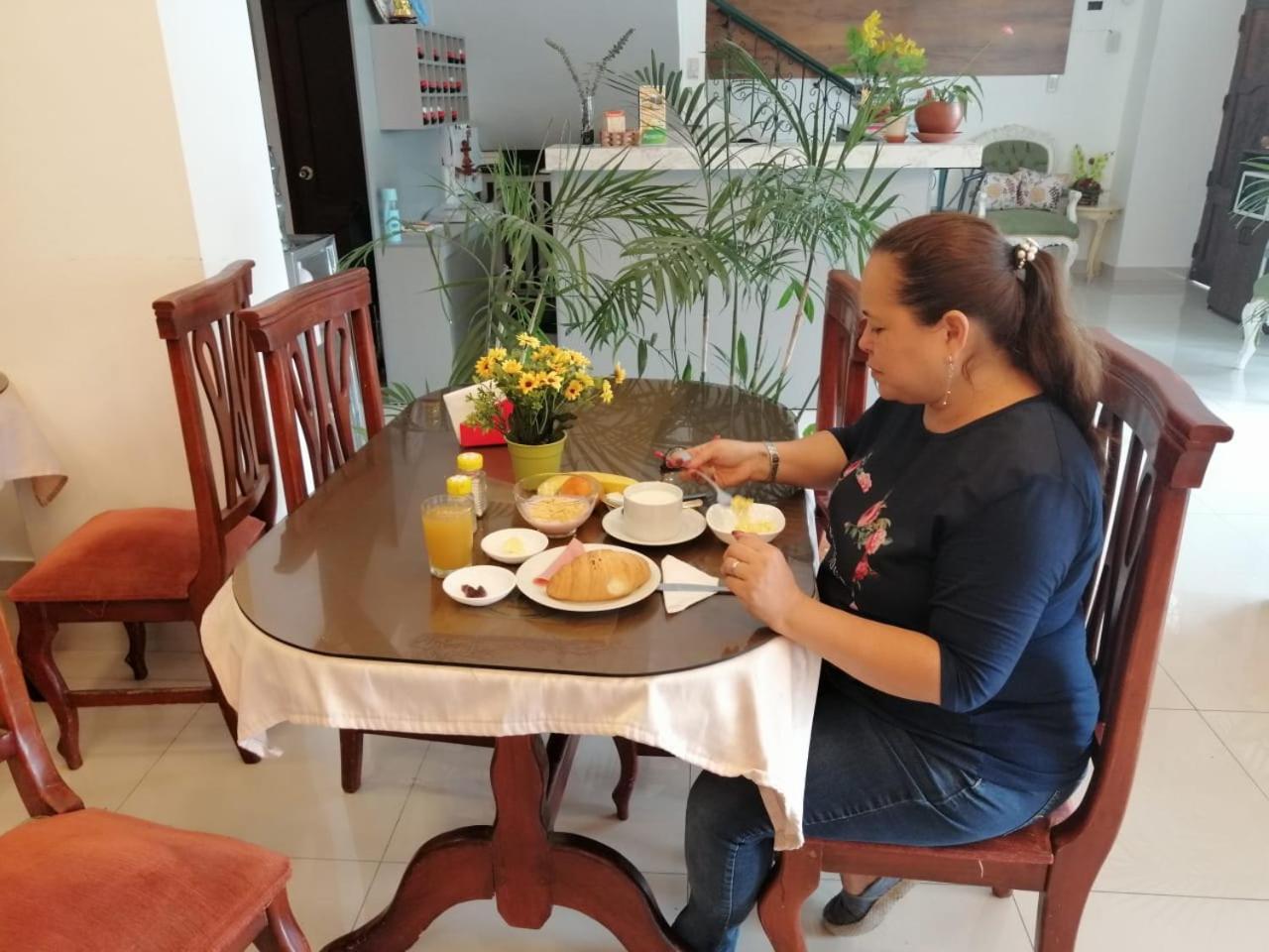 Hostal Perla Real Inn