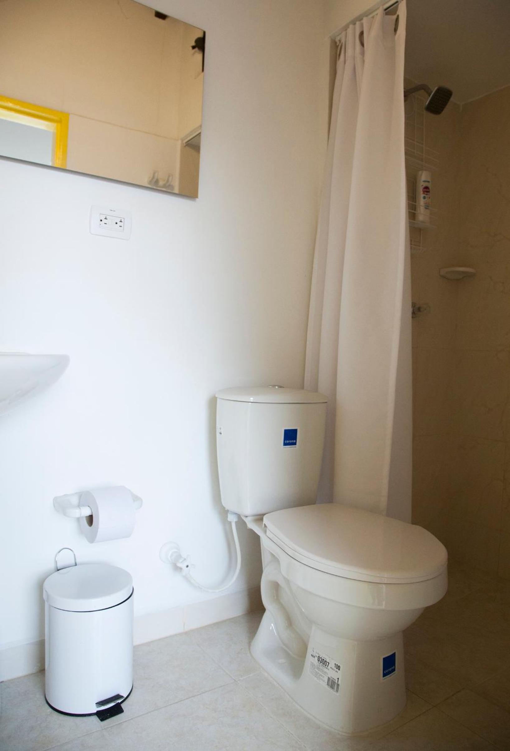Apartamento remodelado en el mejor lugar del centro de Medellín. Home Aris 402