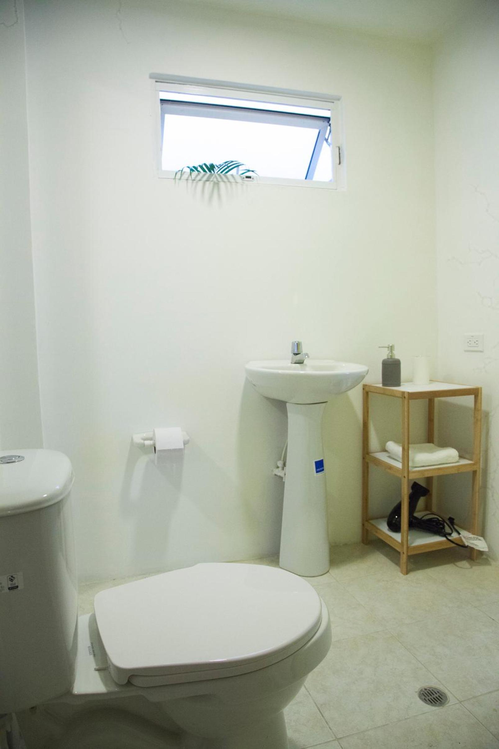 Apartamento remodelado en el mejor lugar del centro de Medellín. Home Aris 402