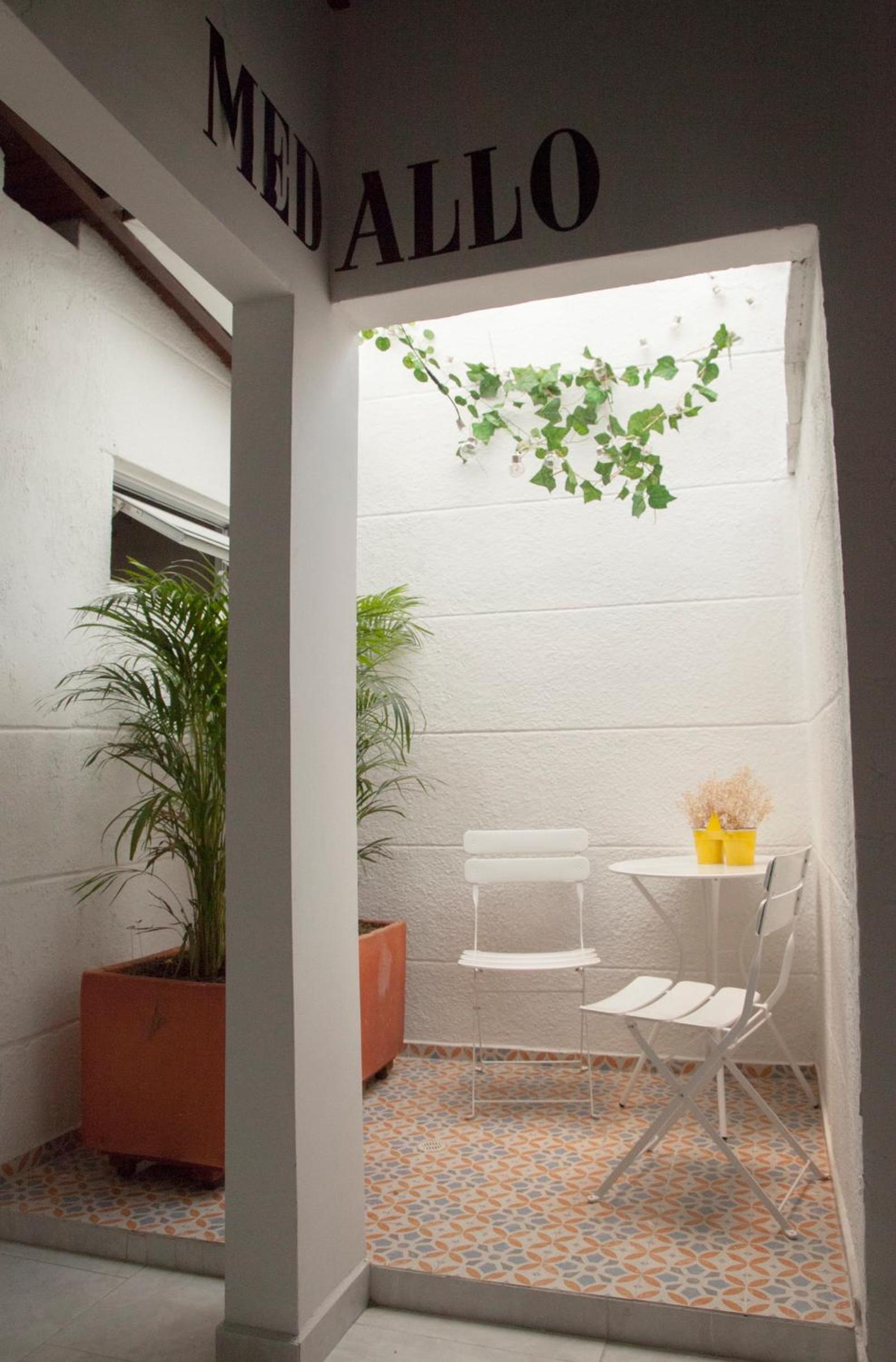 Apartamento remodelado en el mejor lugar del centro de Medellín. Home Aris 402