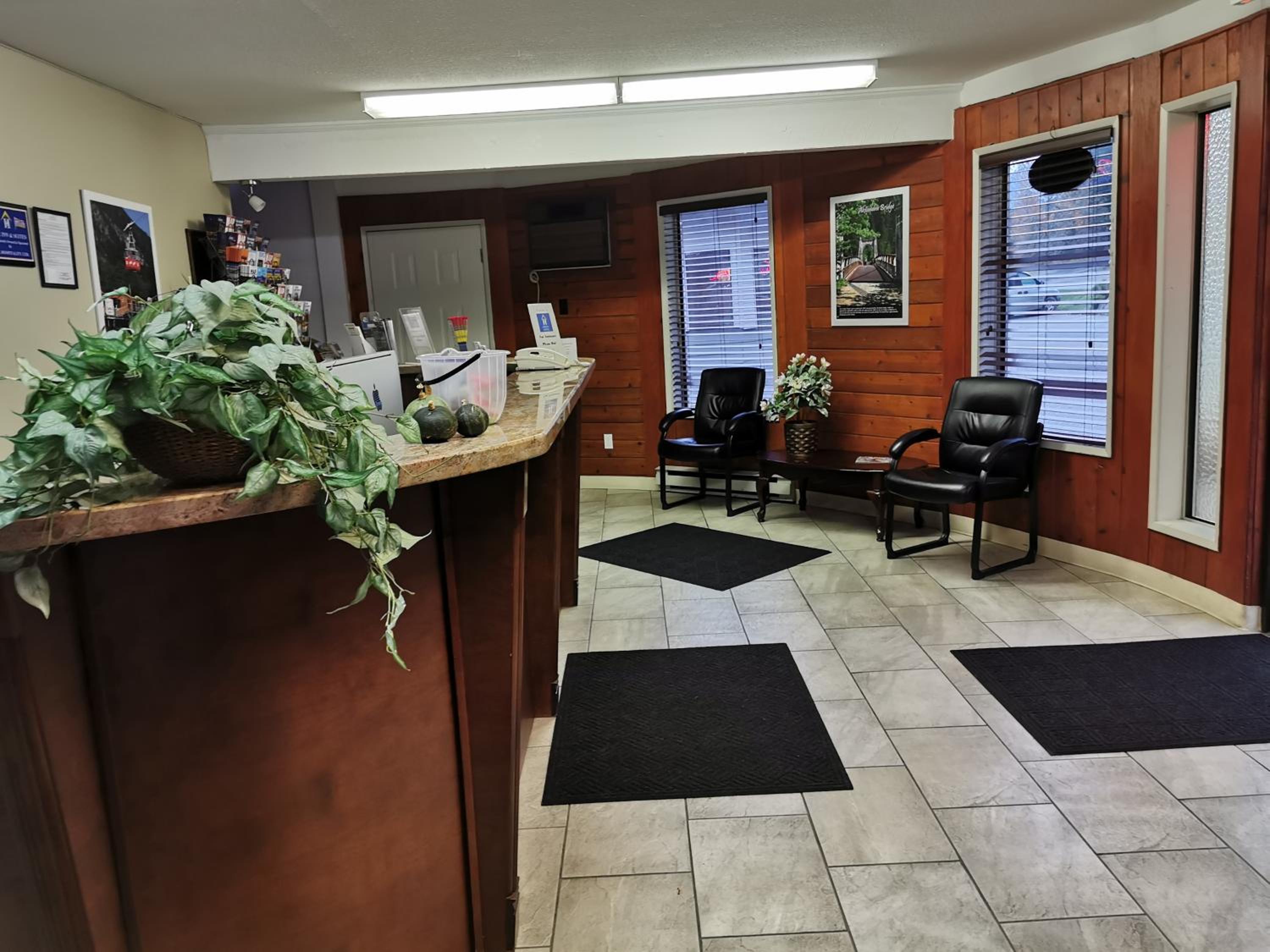 Hope Inn and Suites