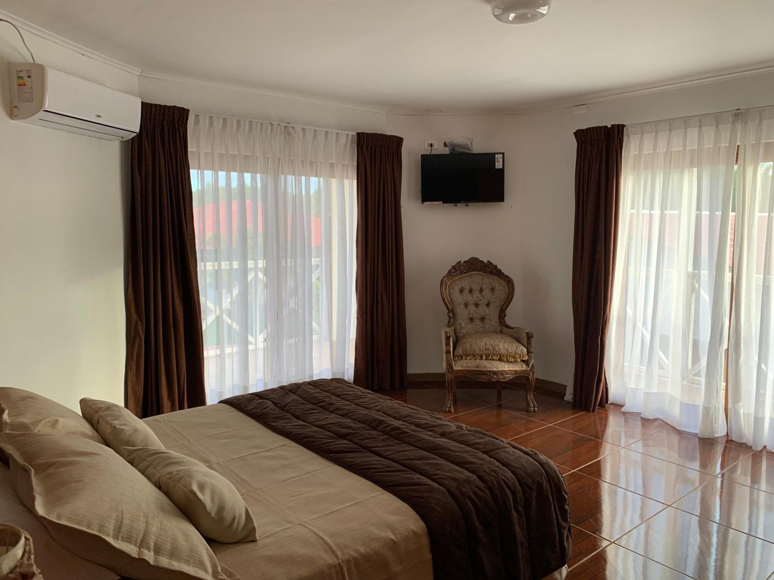 Teanehi Bed & Breakfast