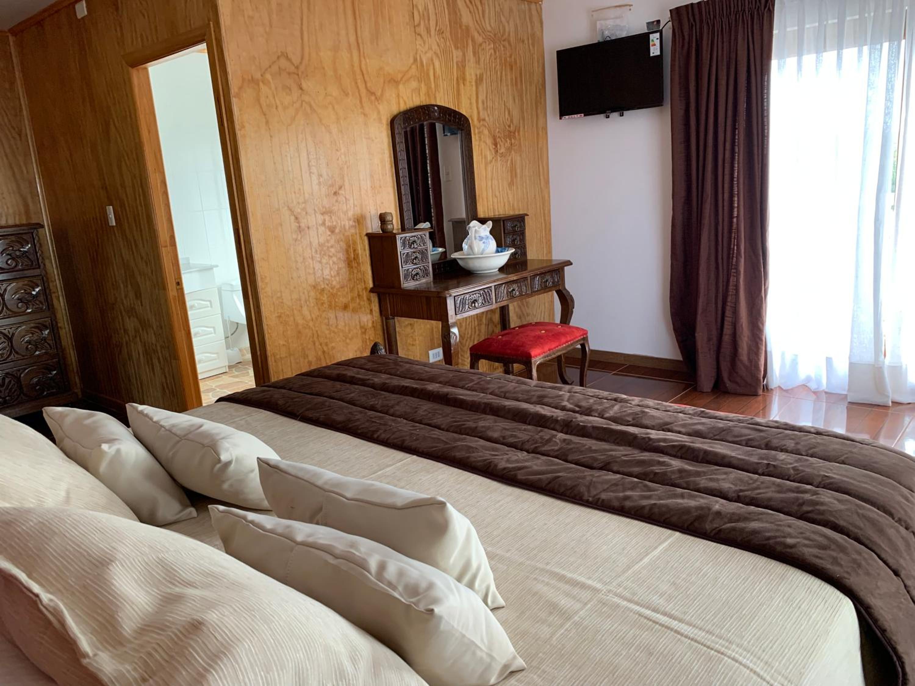 Teanehi Bed & Breakfast