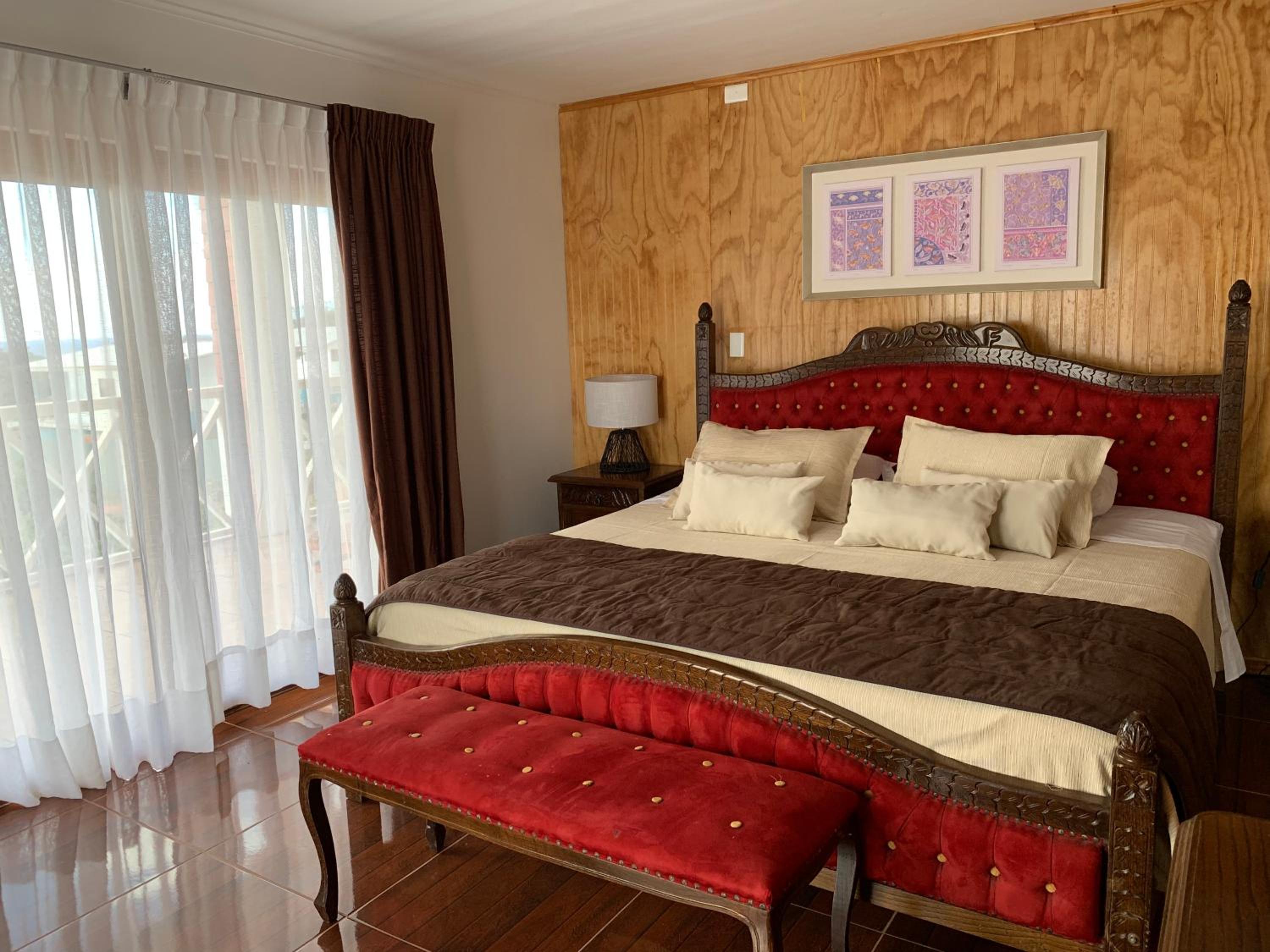 Teanehi Bed & Breakfast