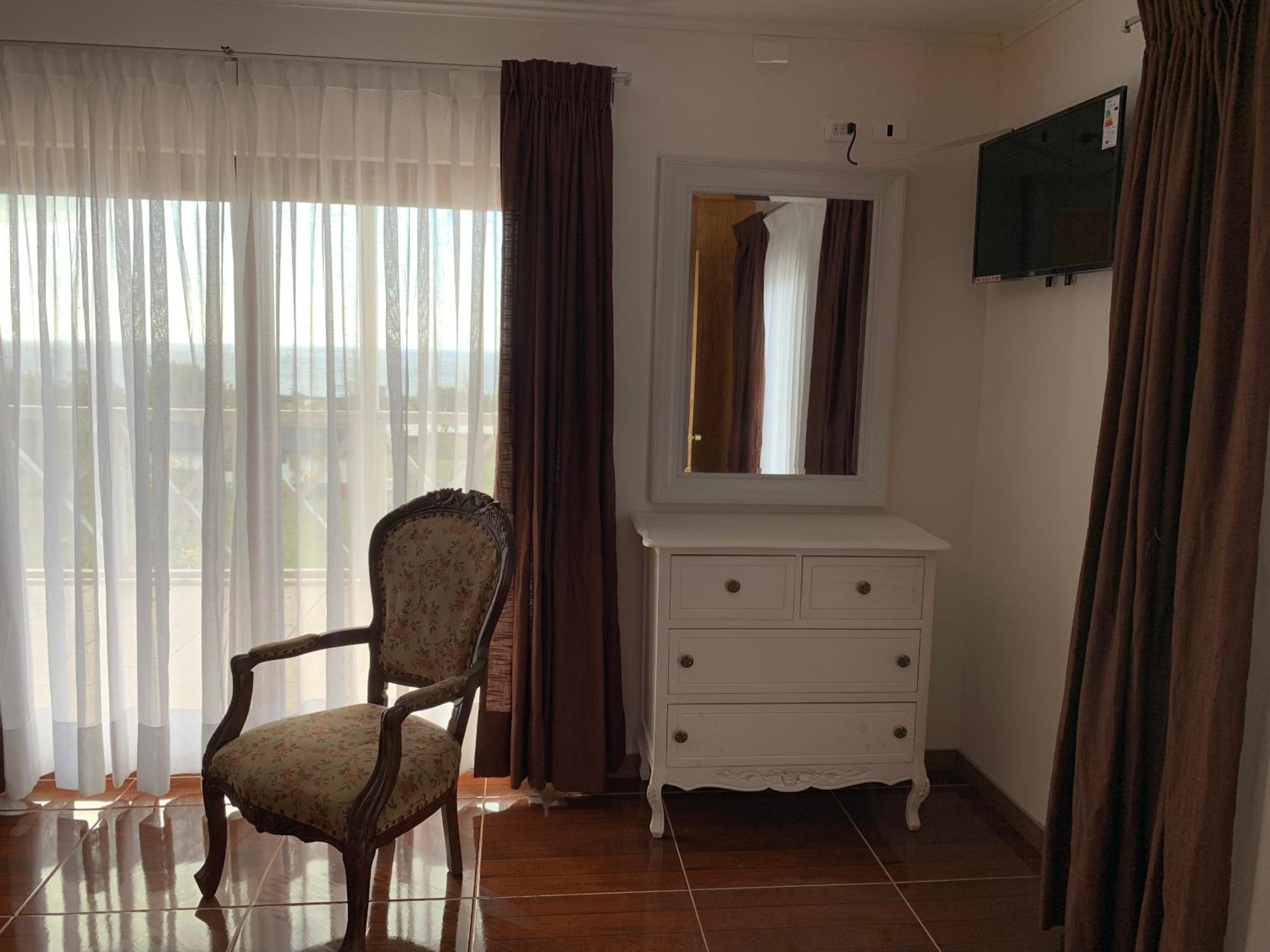 Teanehi Bed & Breakfast