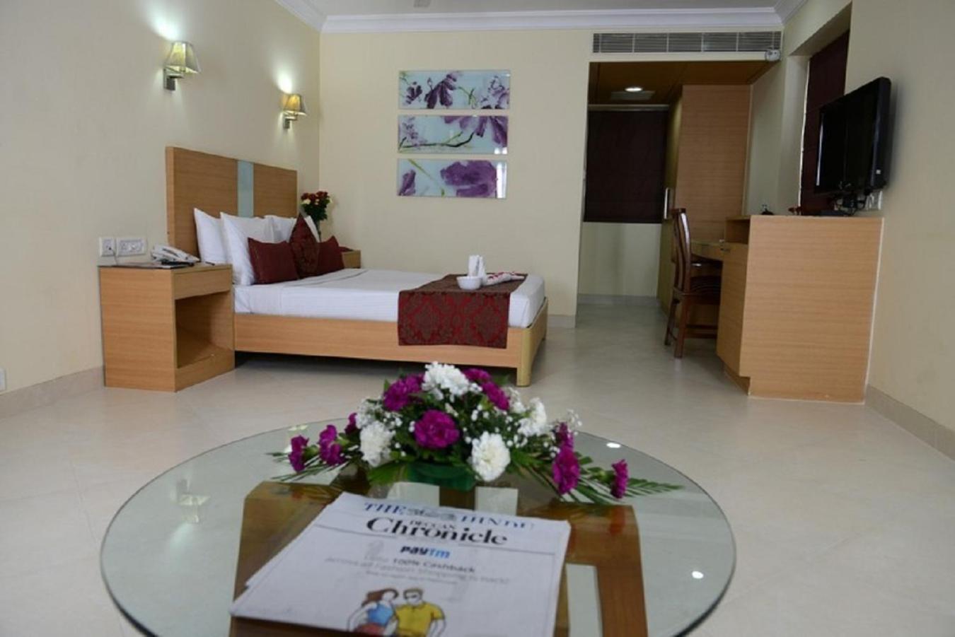 The Lotus Apartment hotel, Burkit Road