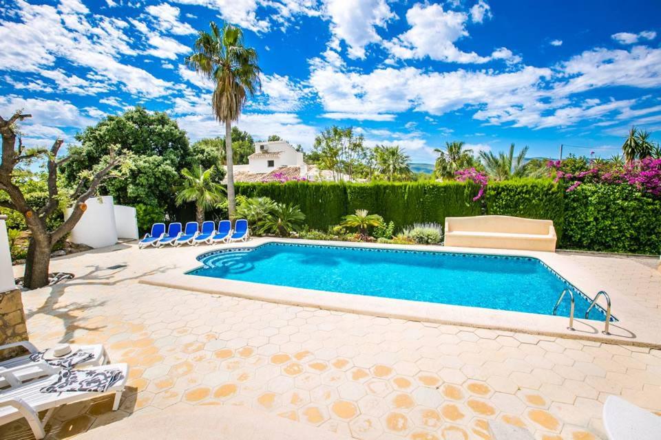 Elvi by Aguilarent photo 2