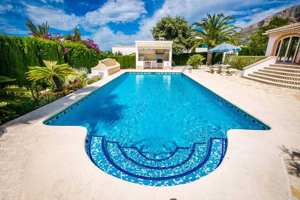 Elvi by Aguilarent photo 3