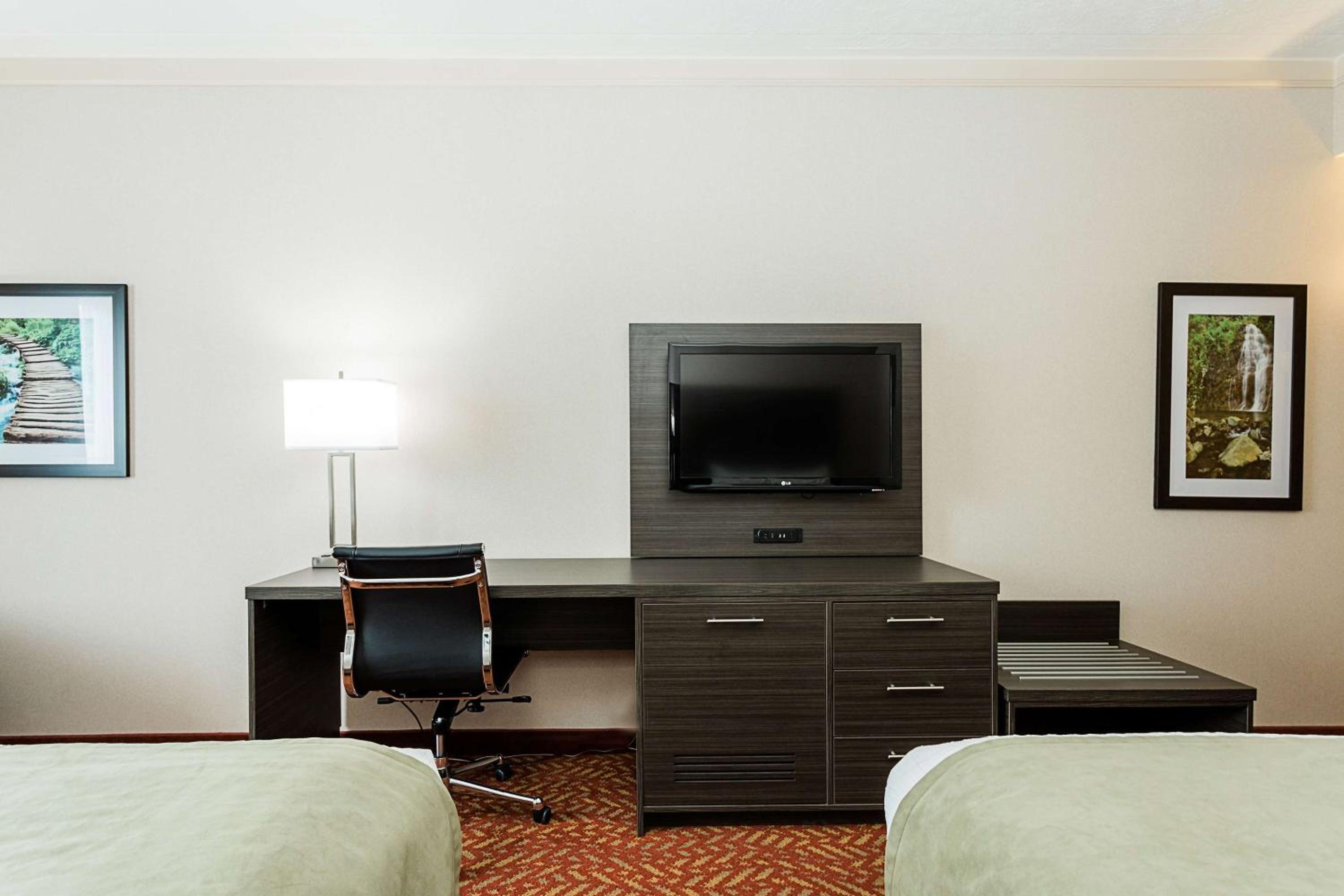 Best Western Inn On The Bay