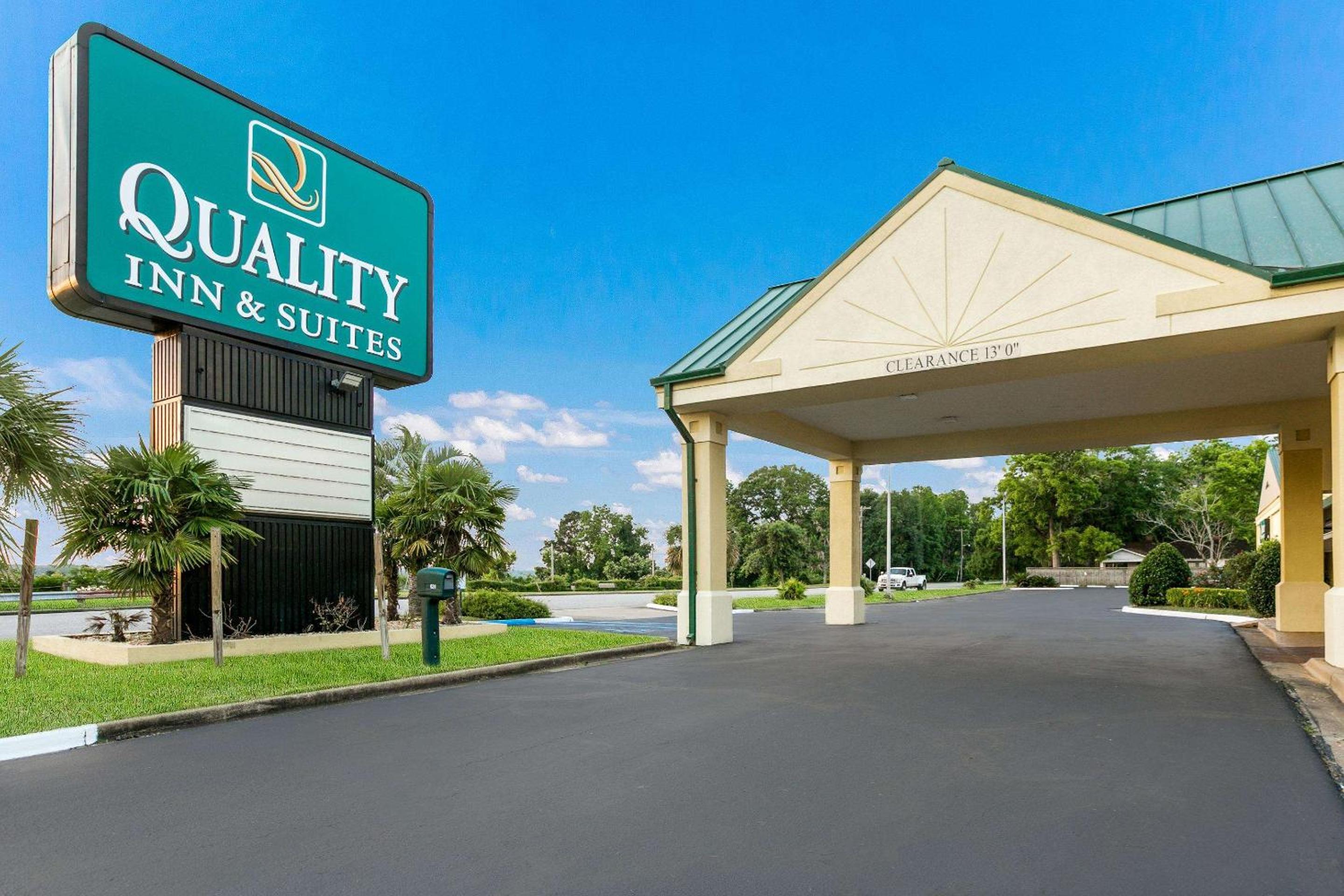 Eufaula Vacations - Quality Inn  Suites near Lake Eufaula - Property Image 3