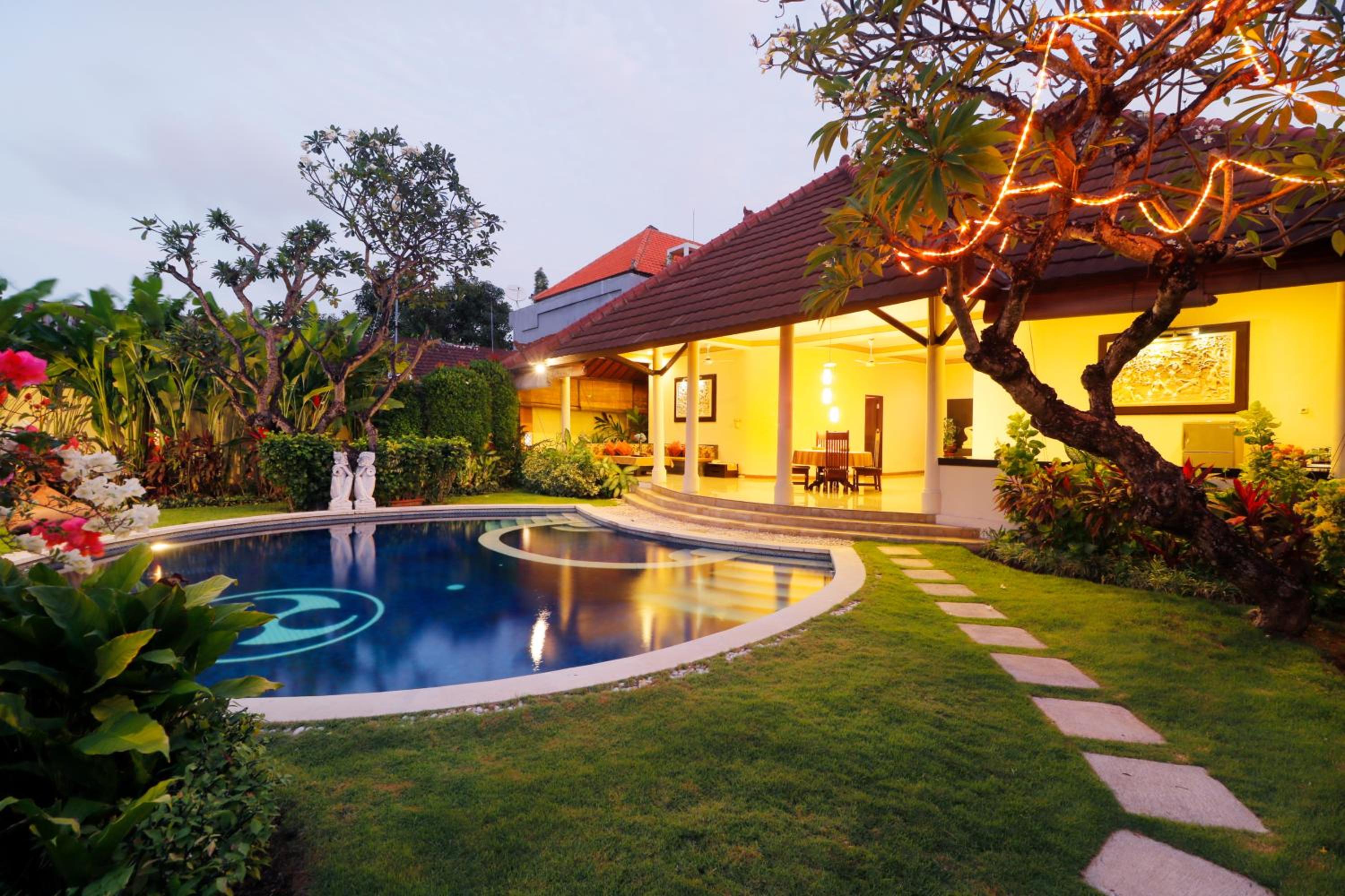 Heliconia Villa