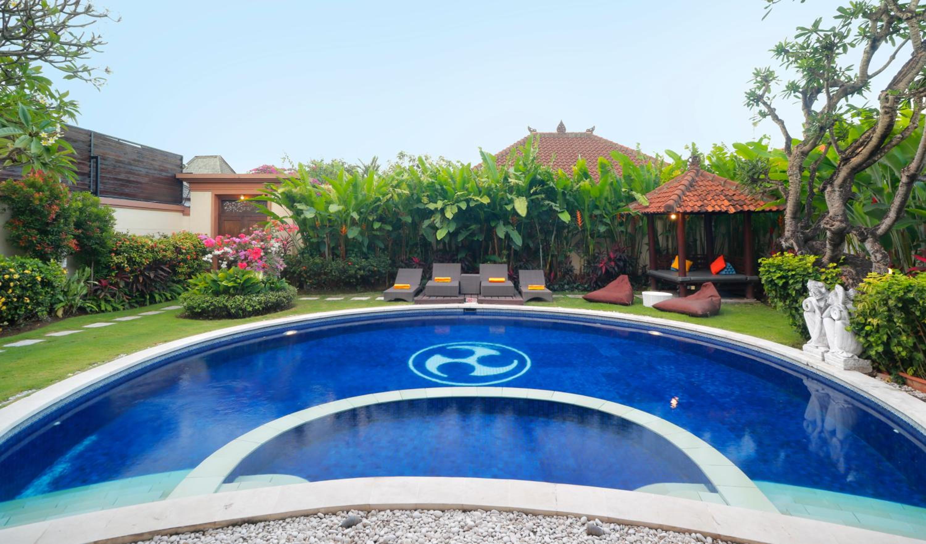 Heliconia Villa