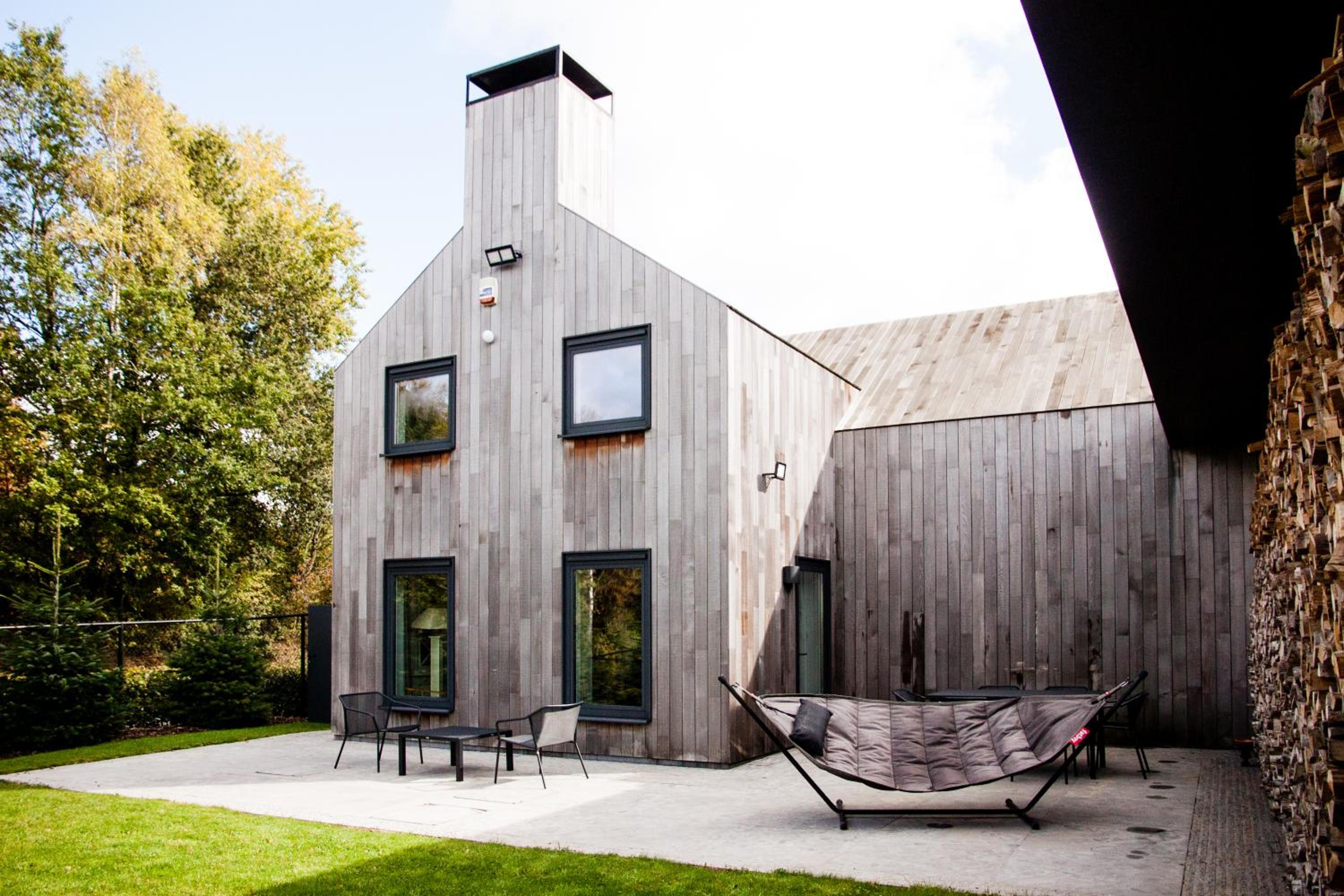 Hotel Pine Tree - Image 1