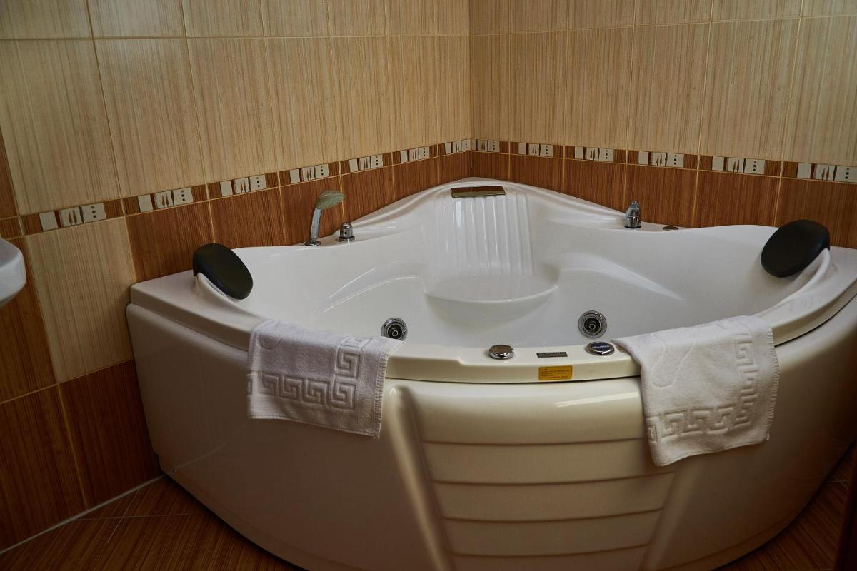 Jacuzzi
