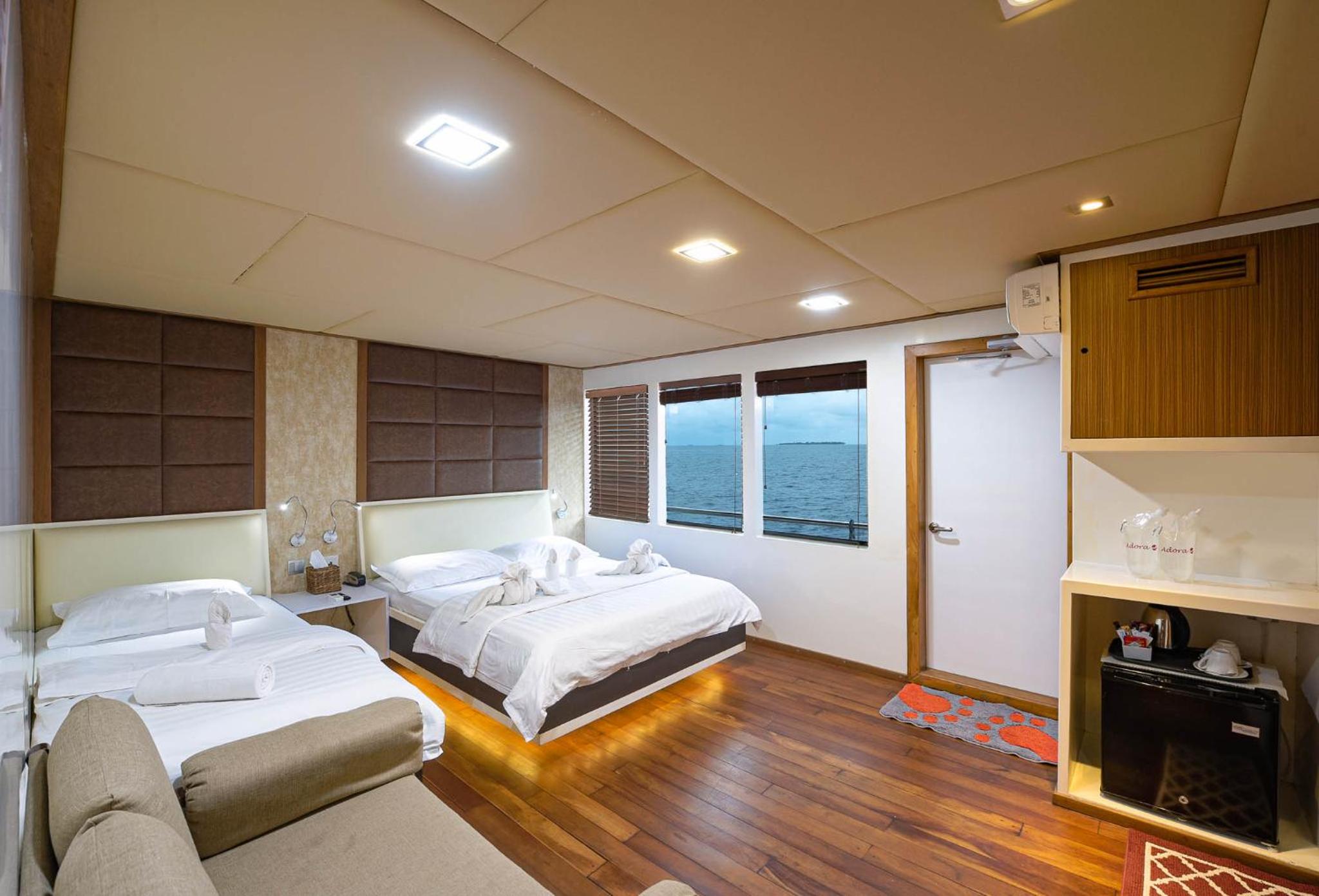Liveaboard Adora
