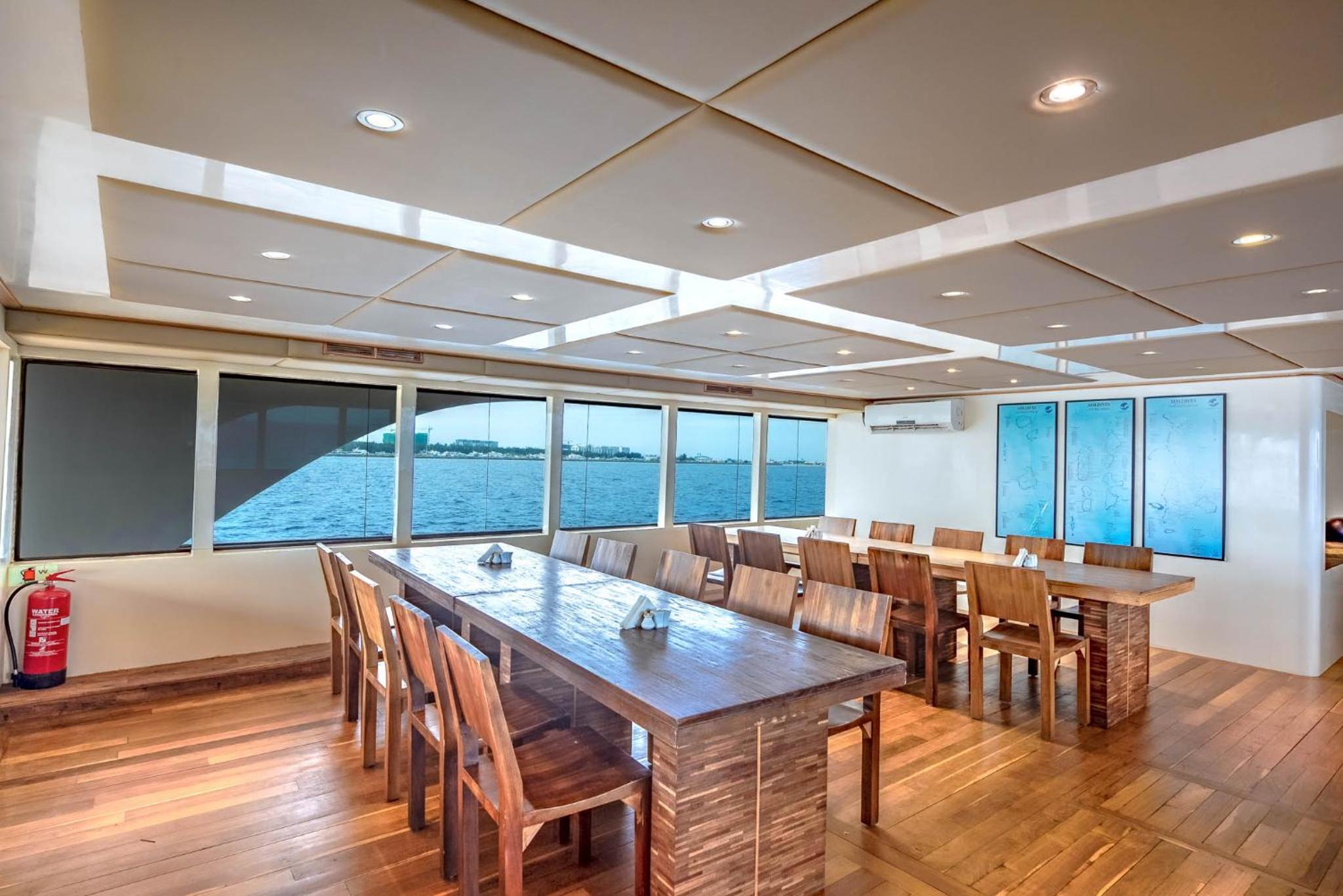 Liveaboard Adora