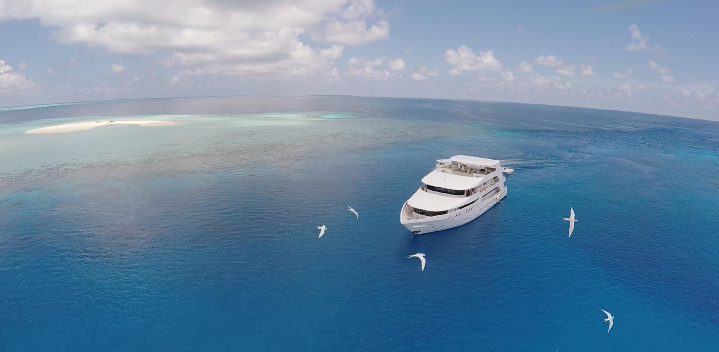 Liveaboard Adora