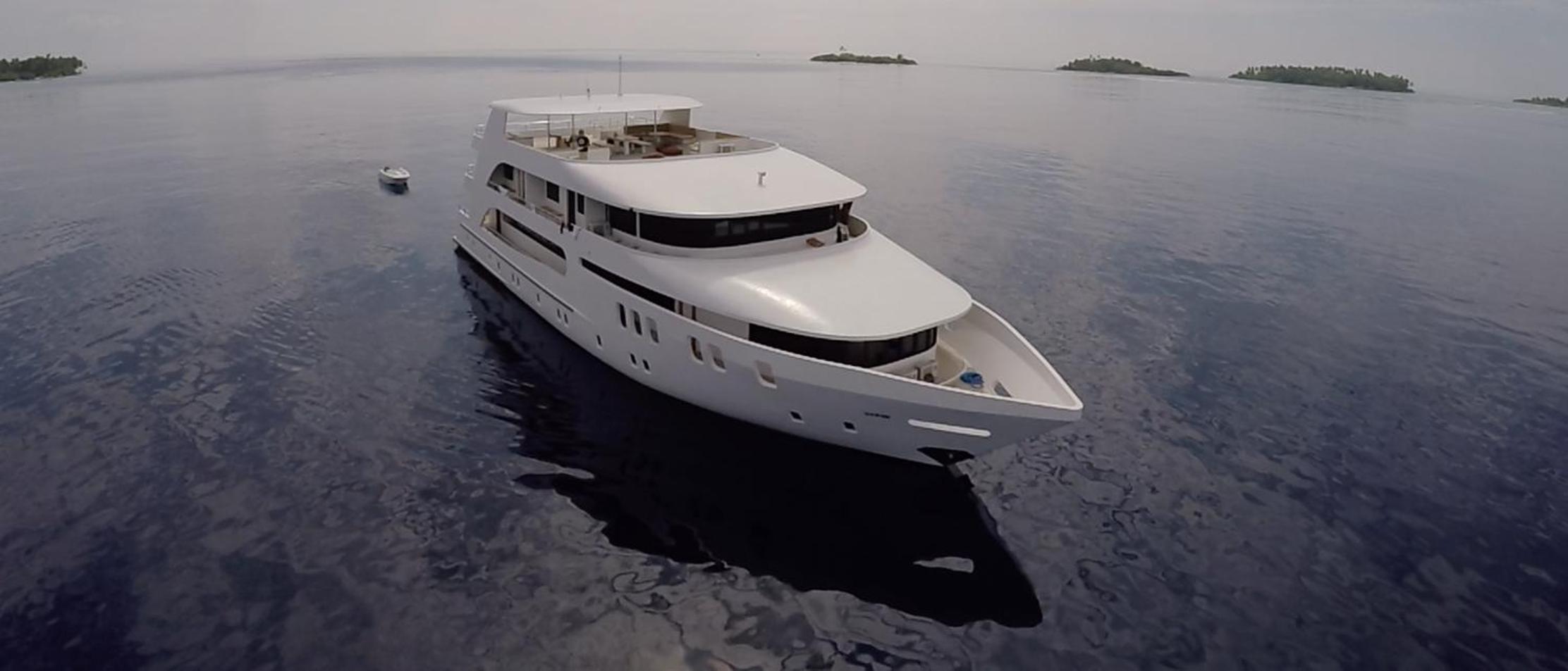 Liveaboard Adora