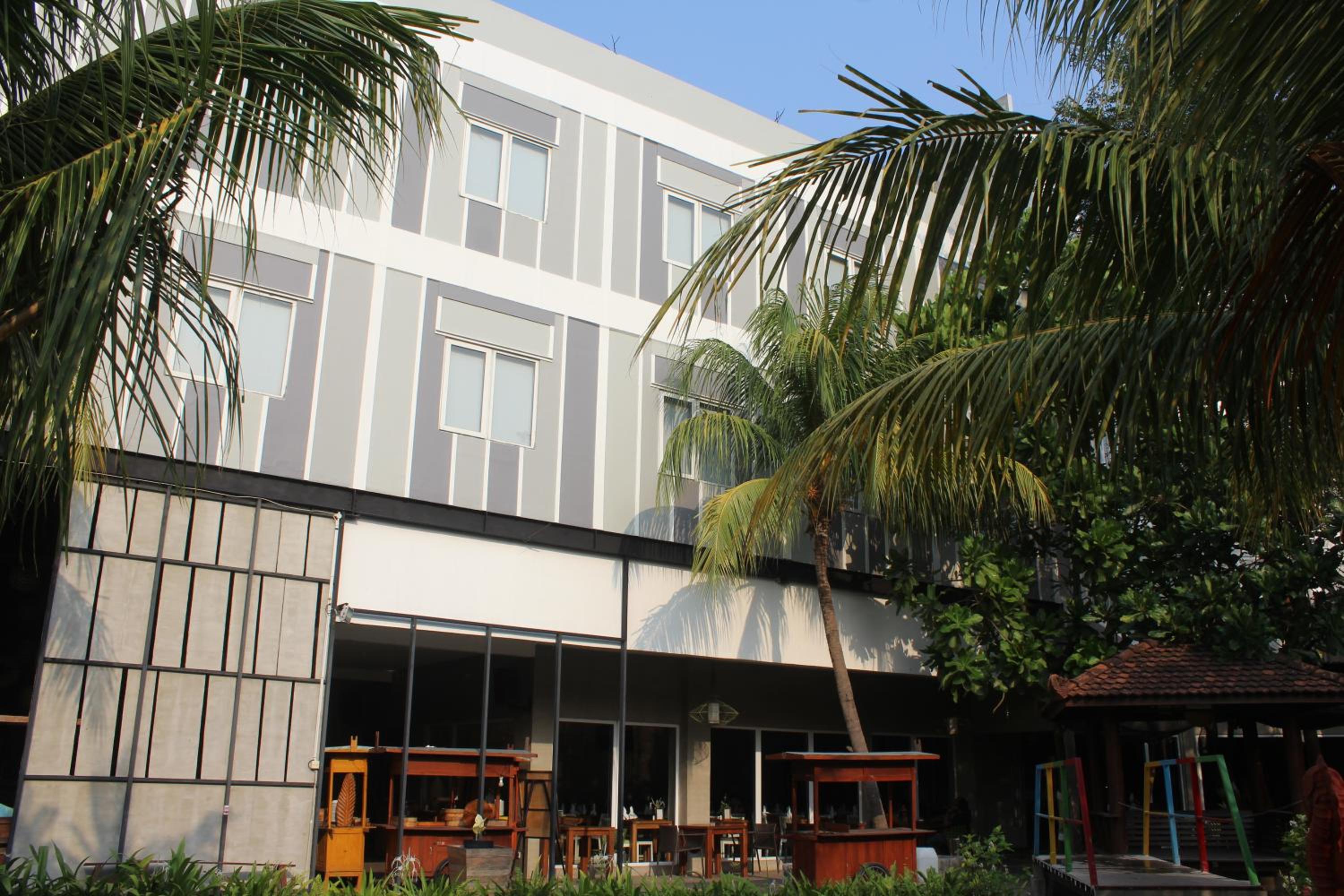 Hotel Greenotel Cilegon - Image 1