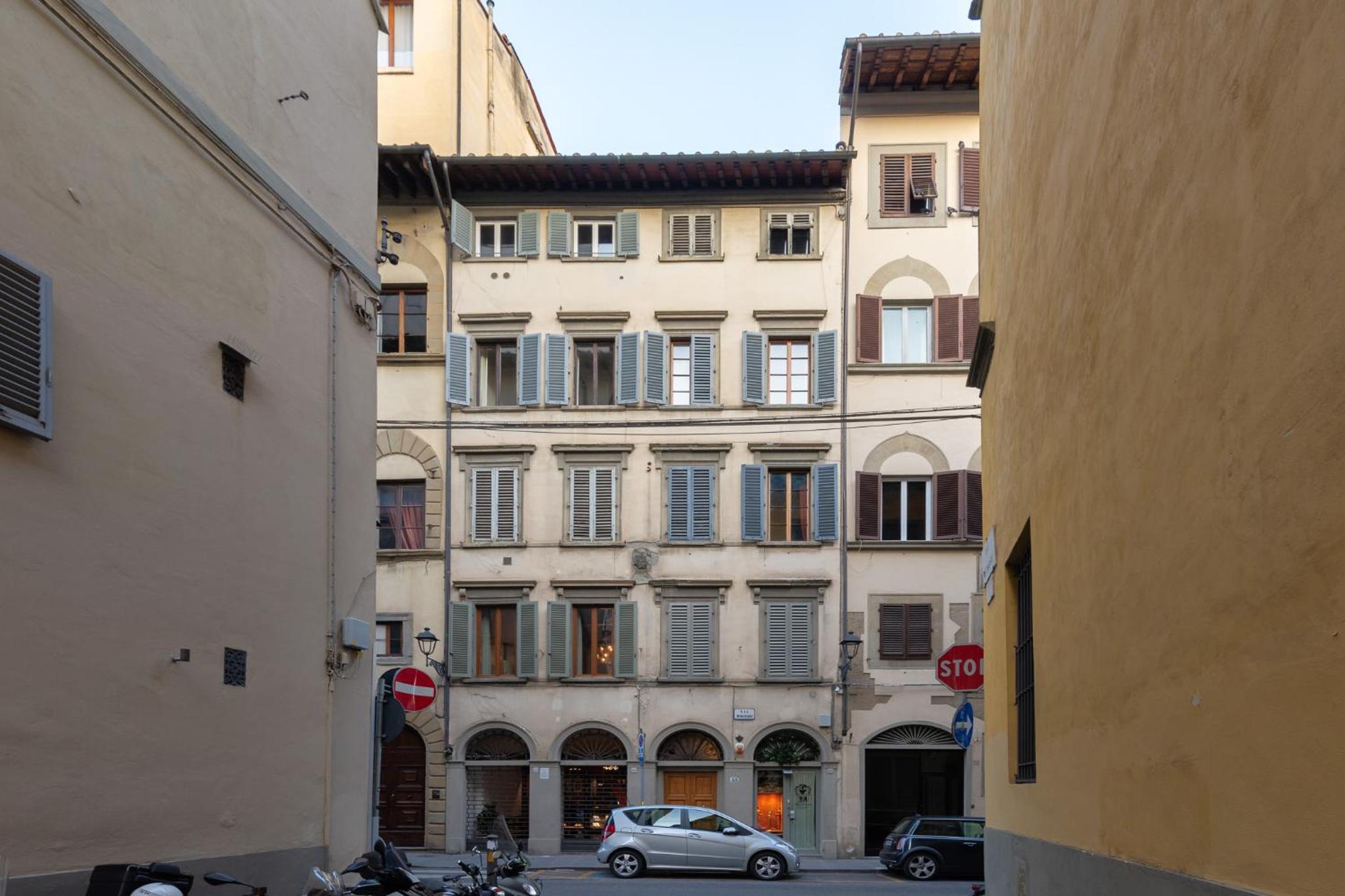 PURE LUXURY IN OLTRARNO FLORENCE