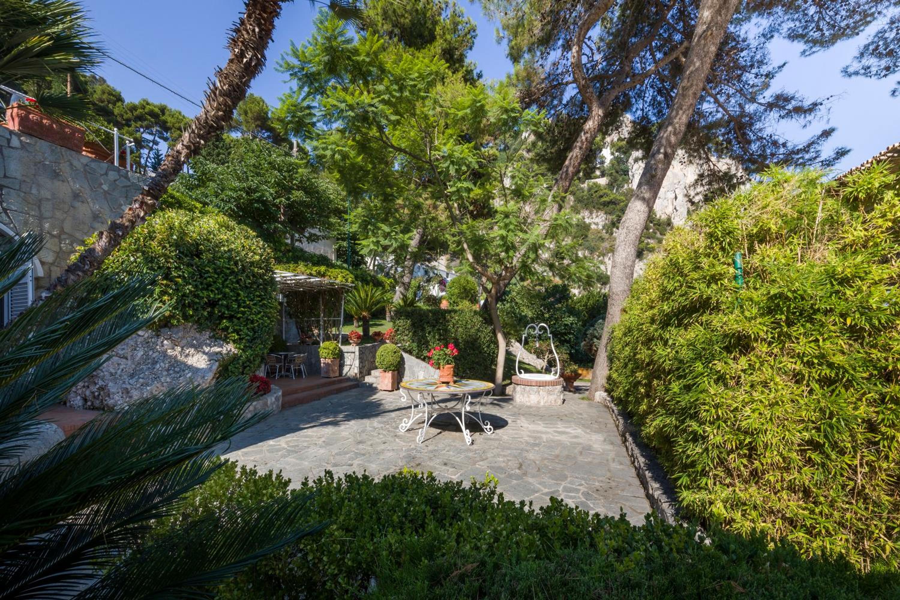 Hotel LHP Suite Capri Villa La Giara - Image 1