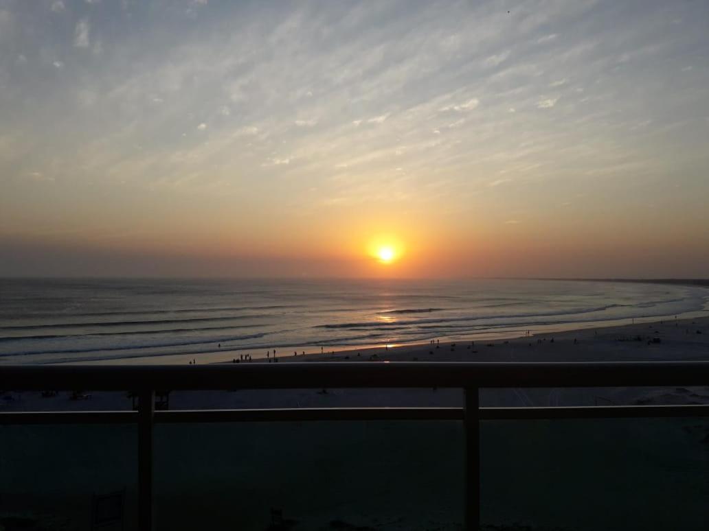 Apto com ar condicionado frente ao mar T9304