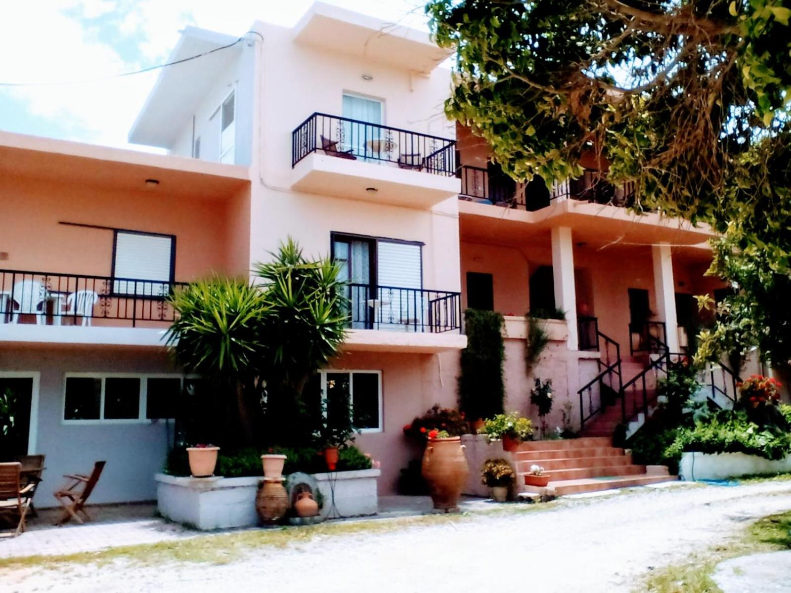 Nikolas Apartments