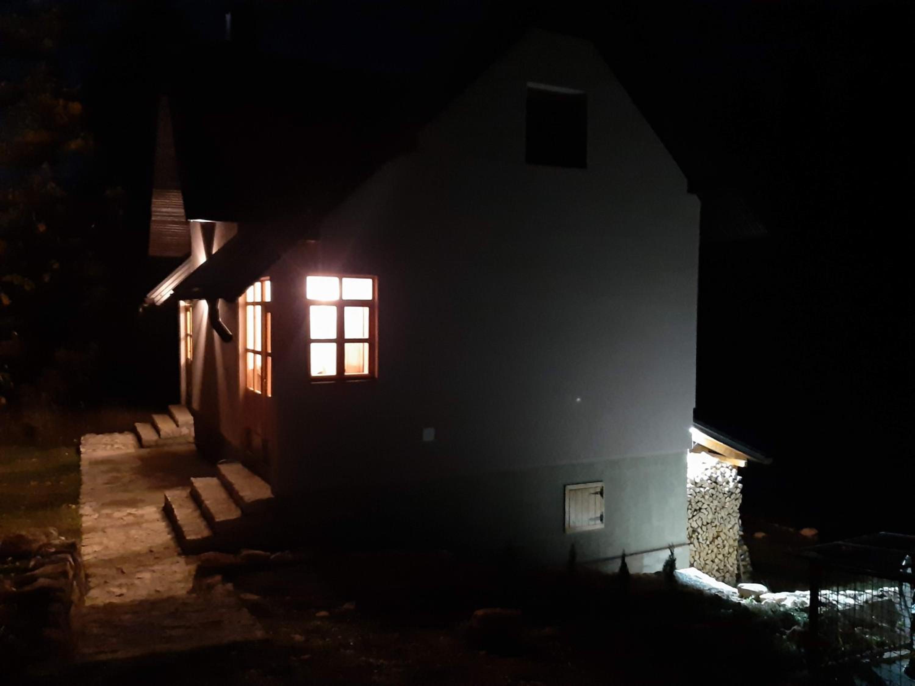 Photo 33
